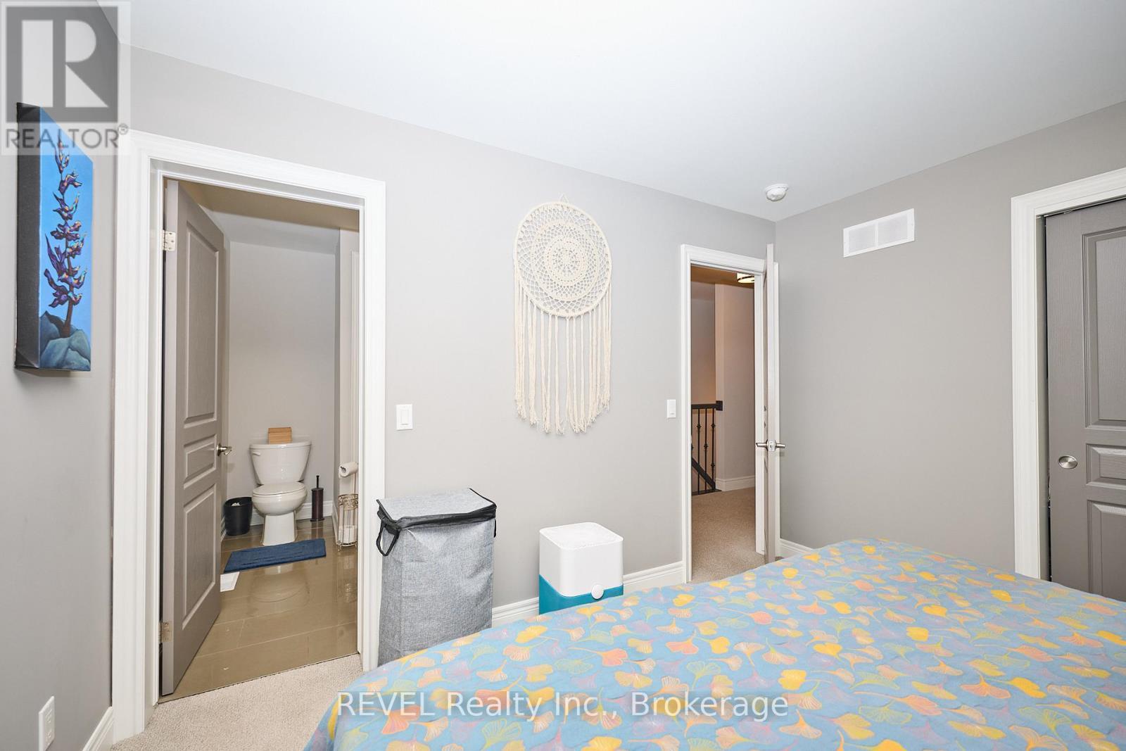 5 - 608 Simcoe Street, Niagara-On-The-Lake (Town), ON - Indoor Photo Showing Bedroom