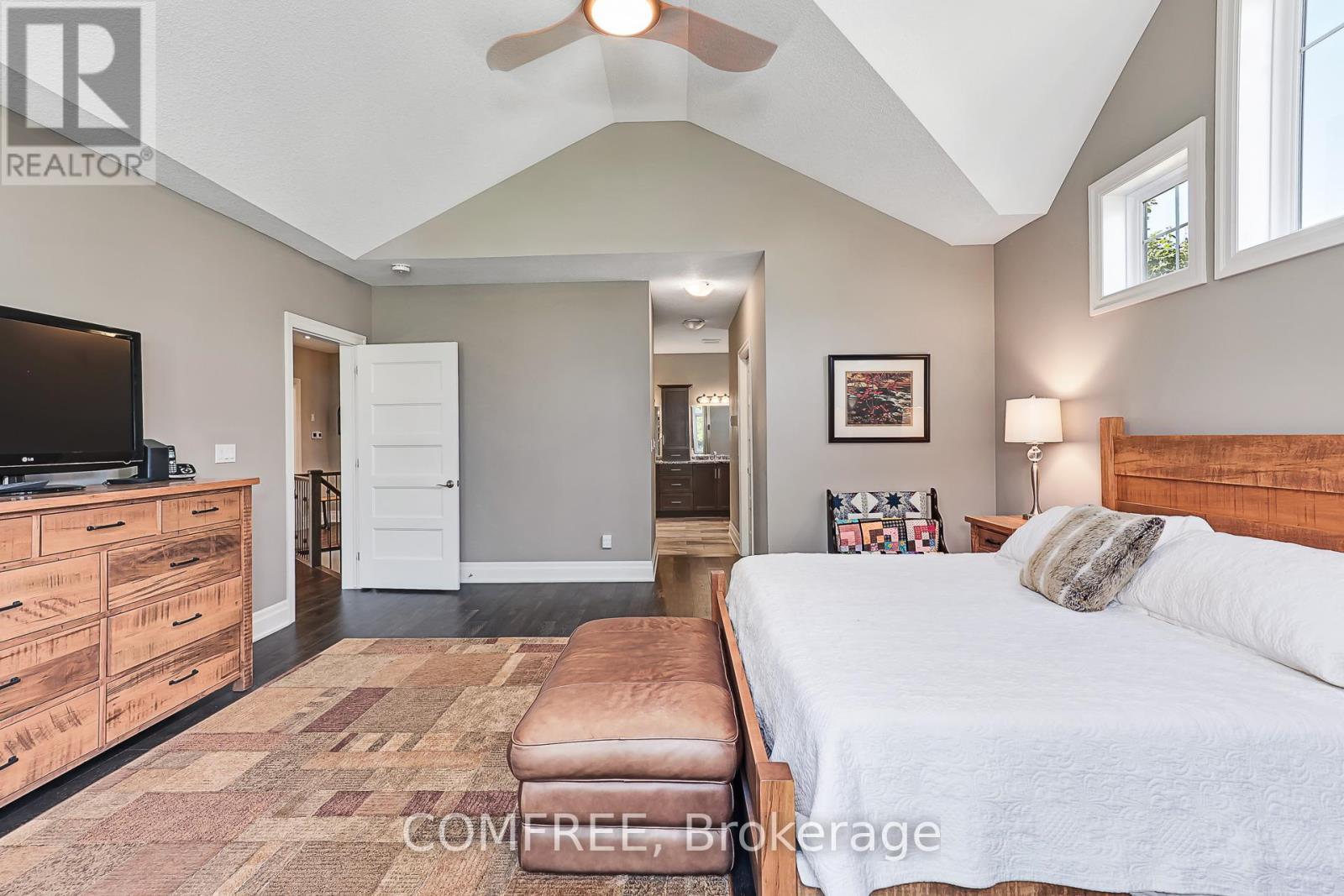 106 High Bluff Lane, Blue Mountains, ON - Indoor Photo Showing Bedroom
