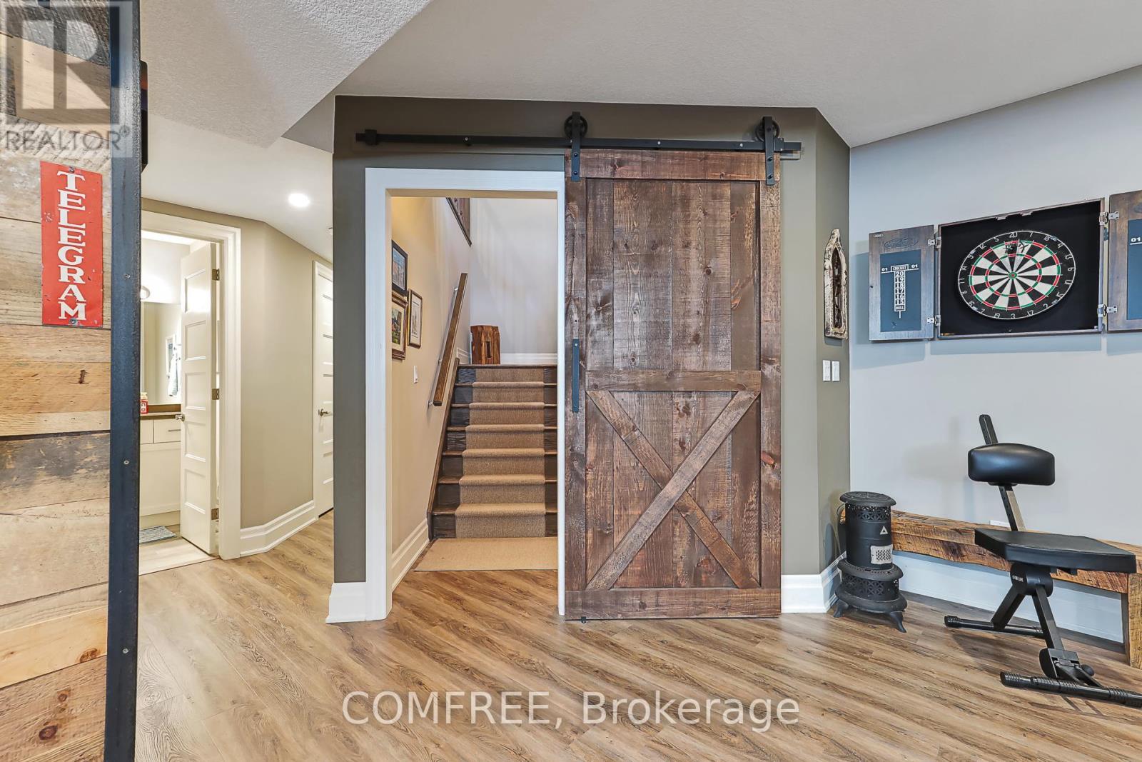 106 High Bluff Lane, Blue Mountains, ON - Indoor Photo Showing Other Room