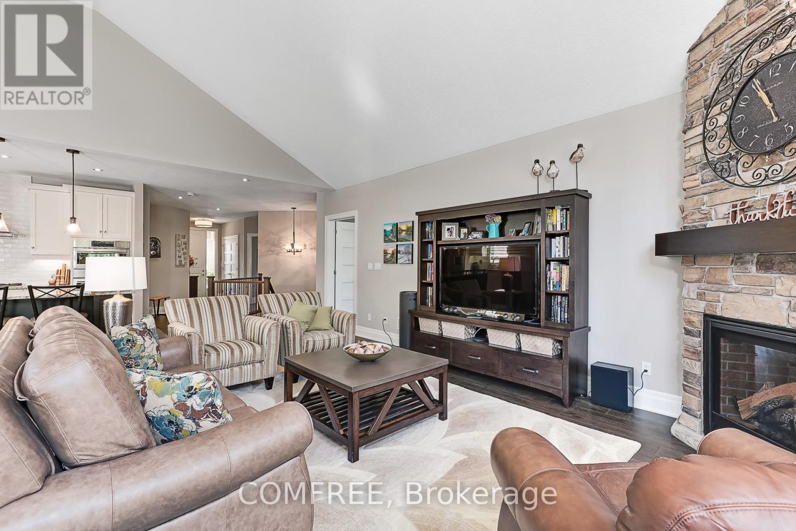 106 High Bluff Lane, Blue Mountains, ON - Indoor Photo Showing Living Room With Fireplace