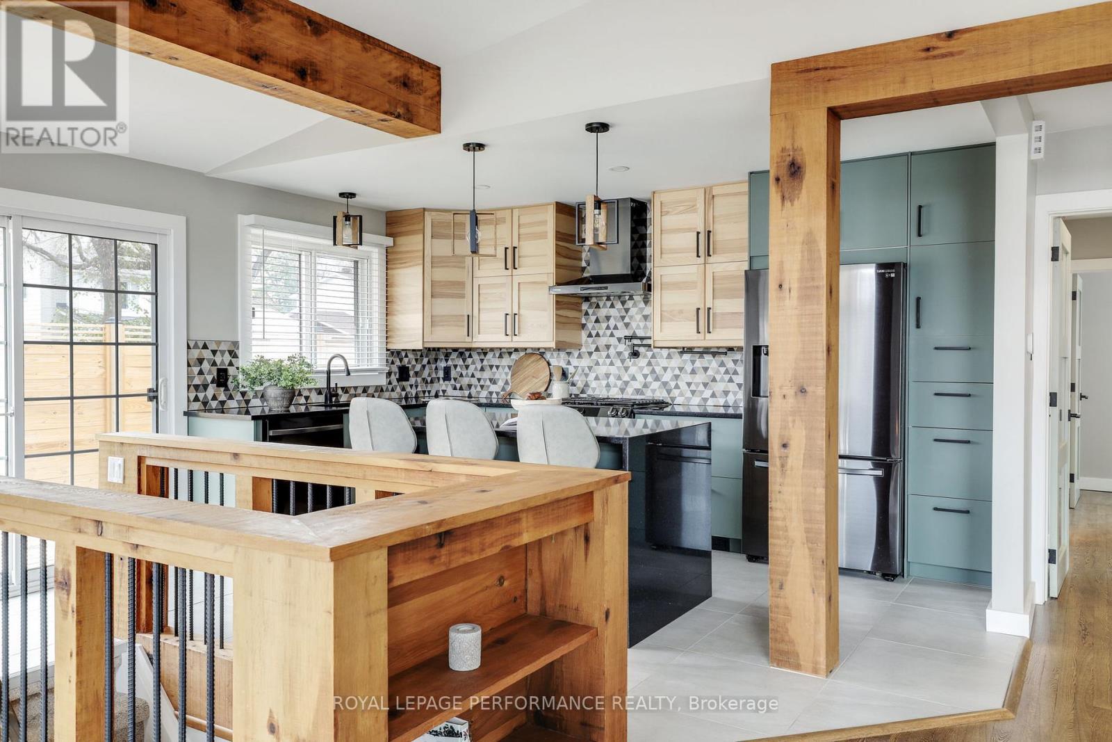 2320 Nerta Street, Ottawa, ON - Indoor Photo Showing Kitchen With Upgraded Kitchen
