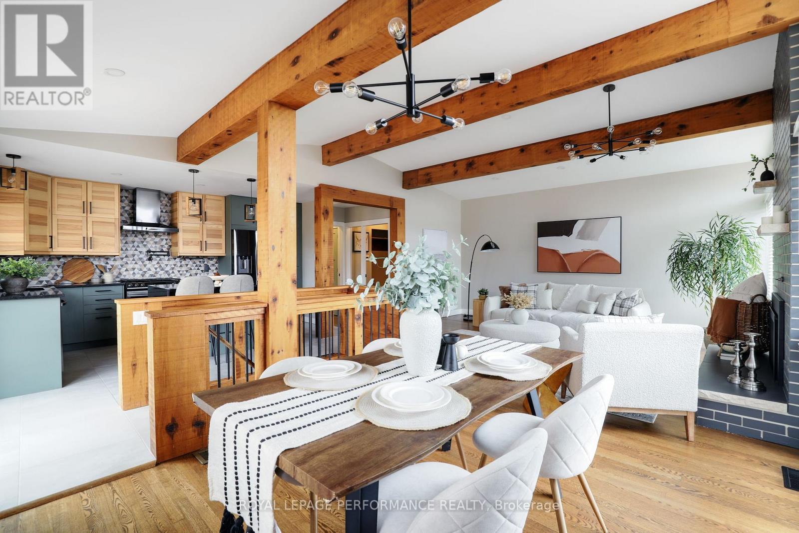 2320 Nerta Street, Ottawa, ON - Indoor Photo Showing Dining Room