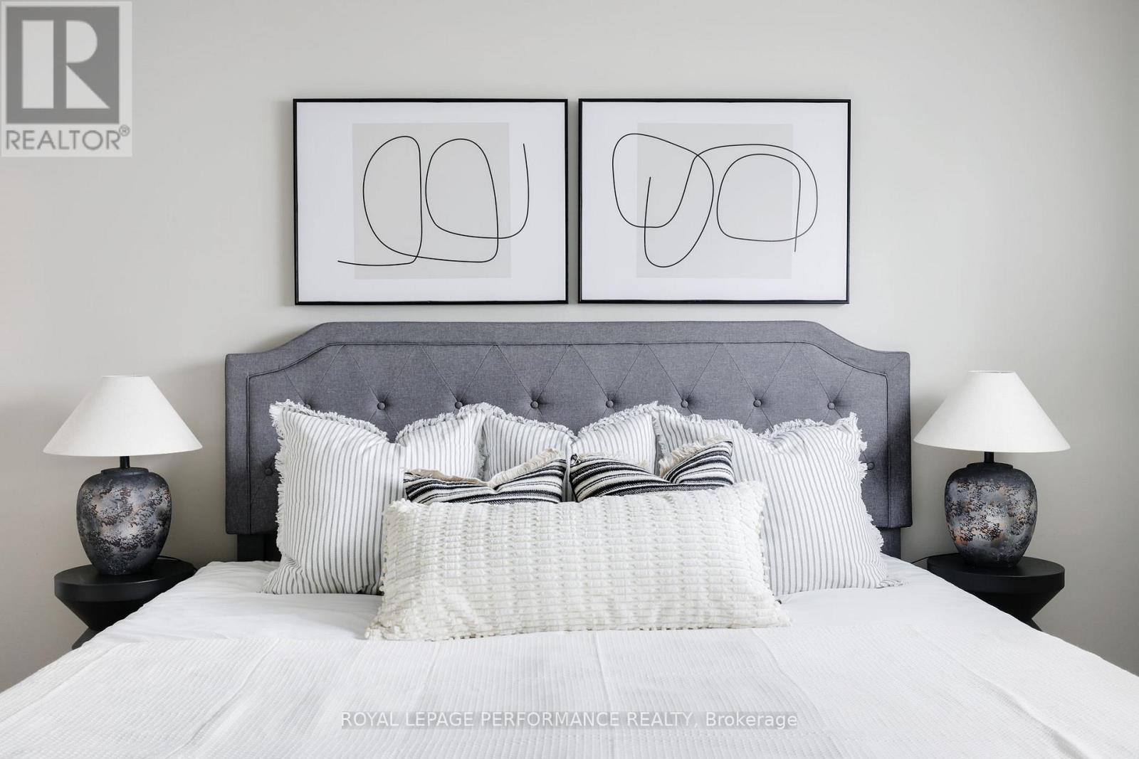 2320 Nerta Street, Ottawa, ON - Indoor Photo Showing Bedroom