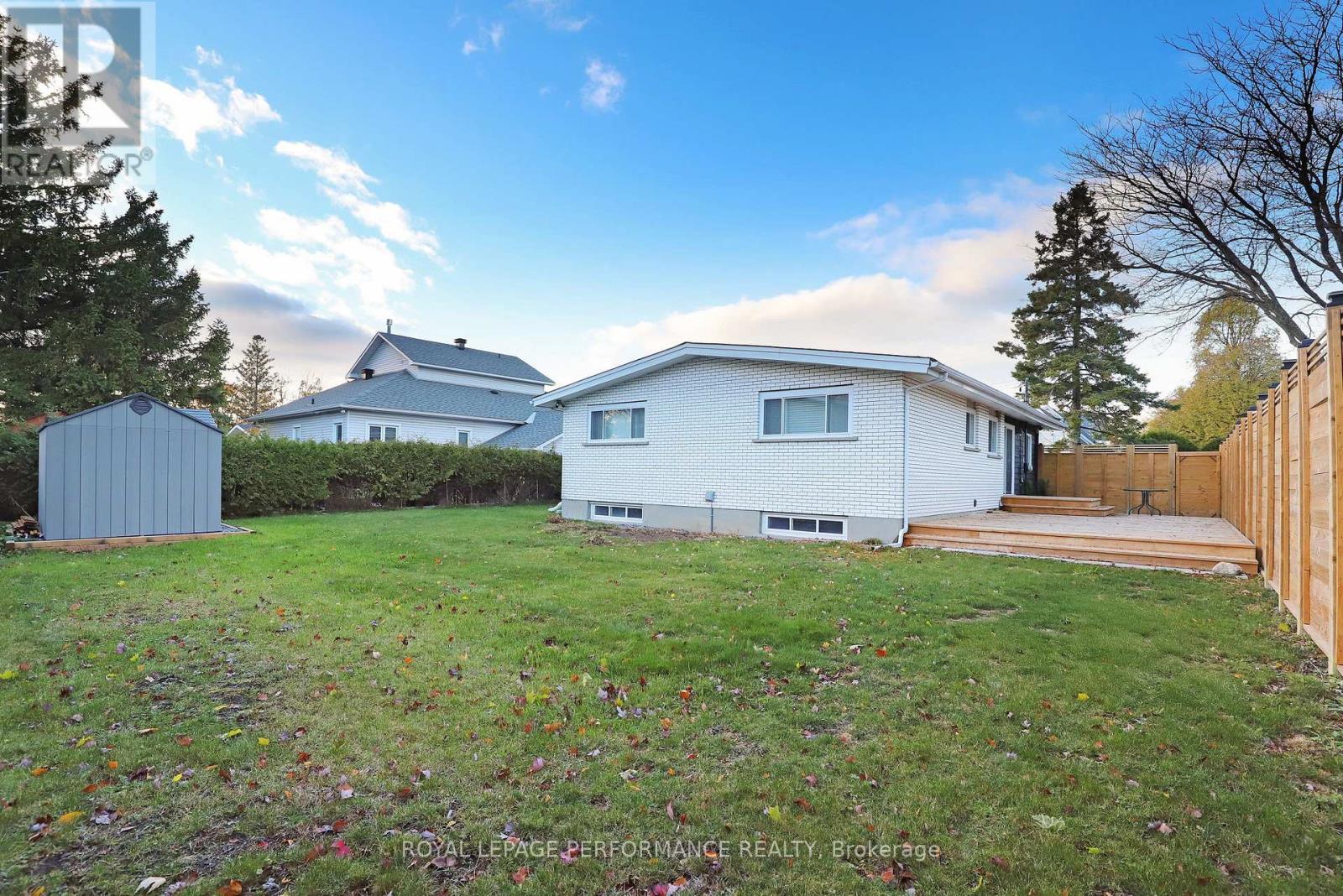 2320 Nerta Street, Ottawa, ON - Outdoor