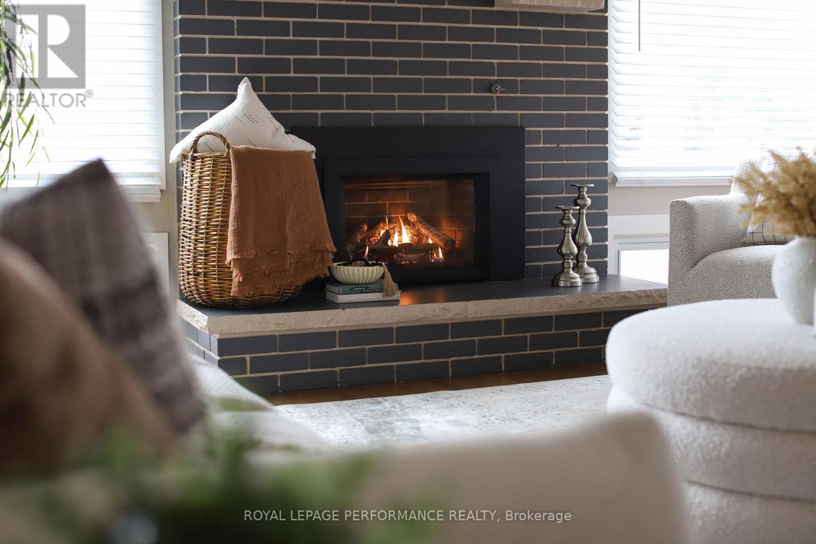 2320 Nerta Street, Ottawa, ON - Indoor Photo Showing Living Room With Fireplace