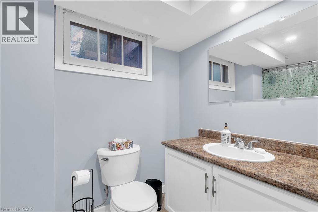 301 Franklin Street N Unit# C, Kitchener, ON - Indoor Photo Showing Bathroom