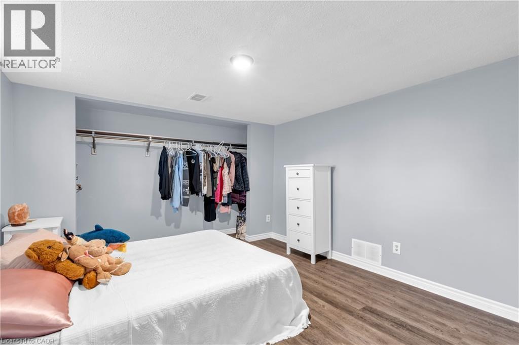 301 Franklin Street N Unit# C, Kitchener, ON - Indoor Photo Showing Bedroom