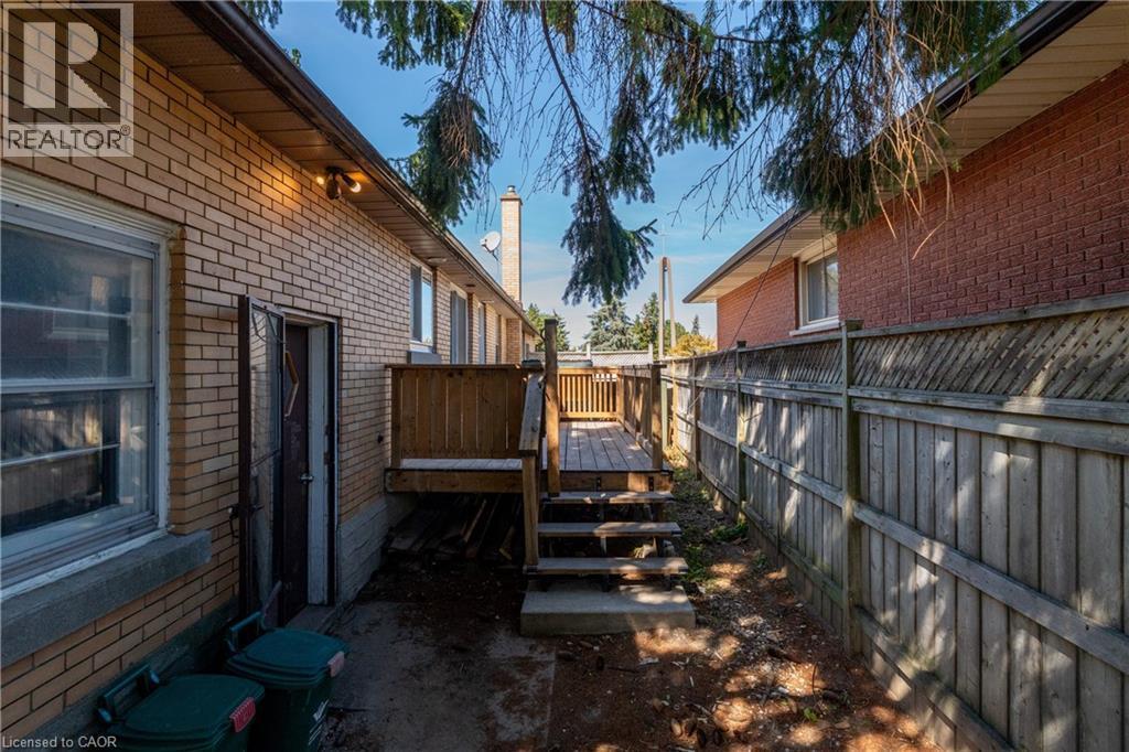 301 Franklin Street N Unit# C, Kitchener, ON - Outdoor With Exterior