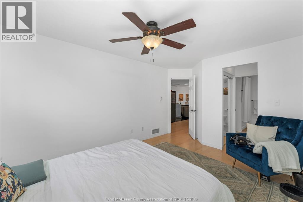 1678 Fieldcrest, Tecumseh, ON - Indoor Photo Showing Bedroom