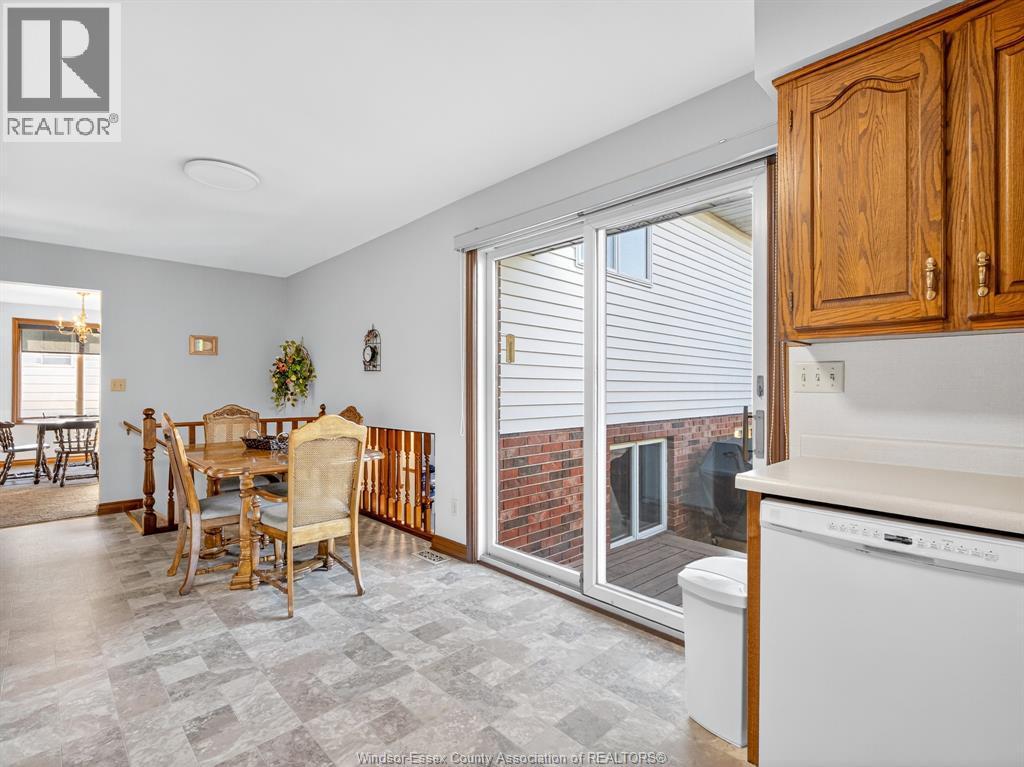 2392 Via Vita Street, Windsor, ON - Indoor Photo Showing Dining Room