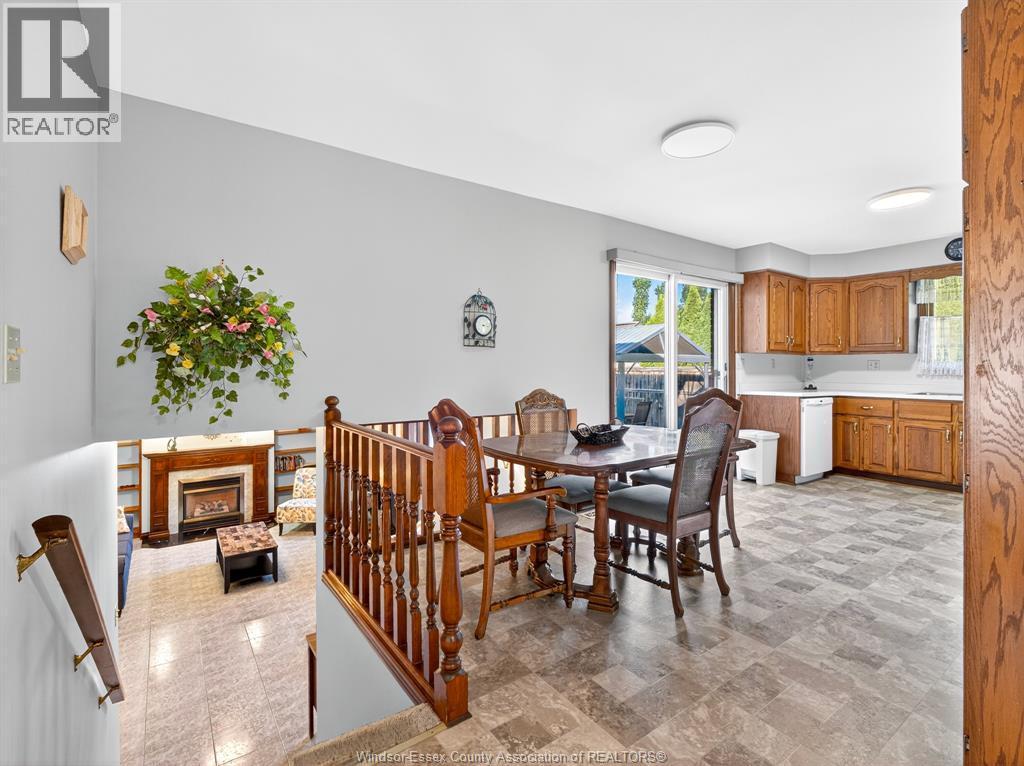 2392 Via Vita Street, Windsor, ON - Indoor Photo Showing Dining Room