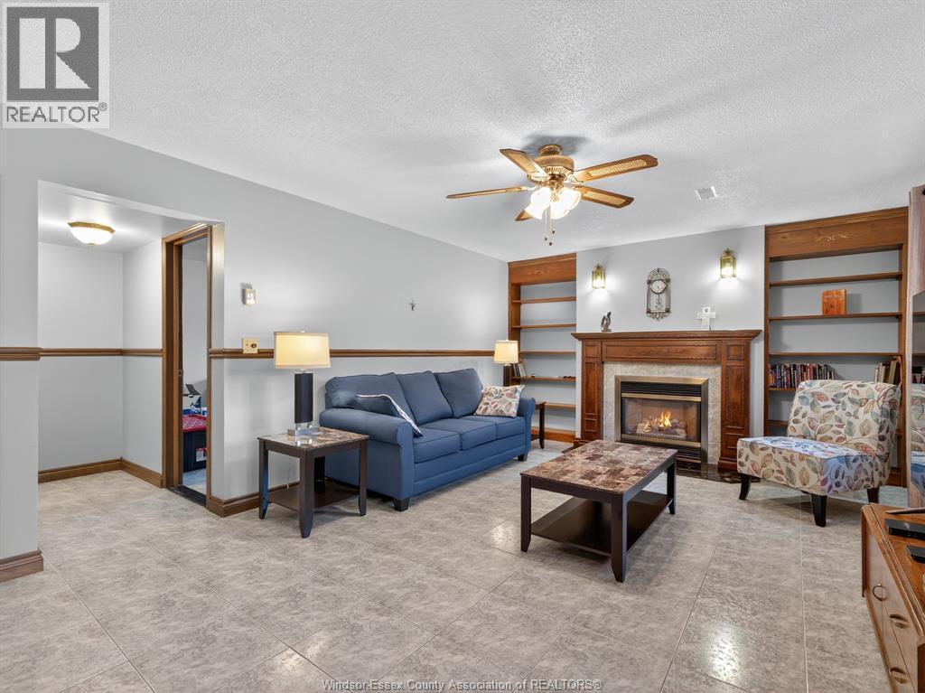 2392 Via Vita Street, Windsor, ON - Indoor Photo Showing Living Room With Fireplace