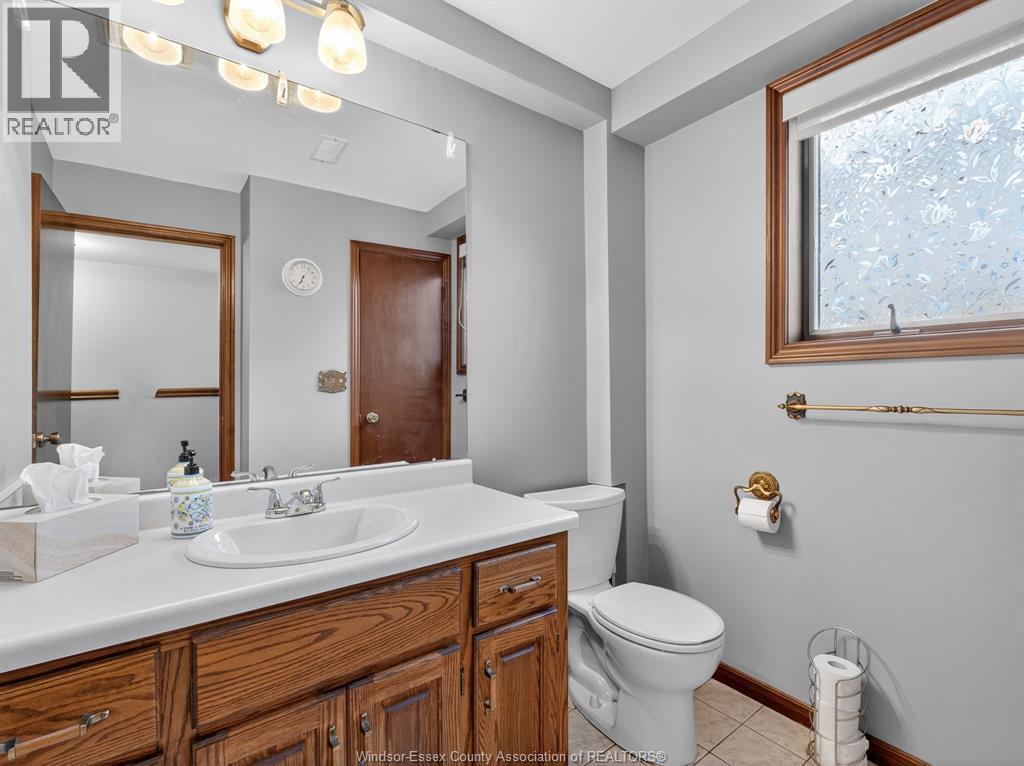2392 Via Vita Street, Windsor, ON - Indoor Photo Showing Bathroom