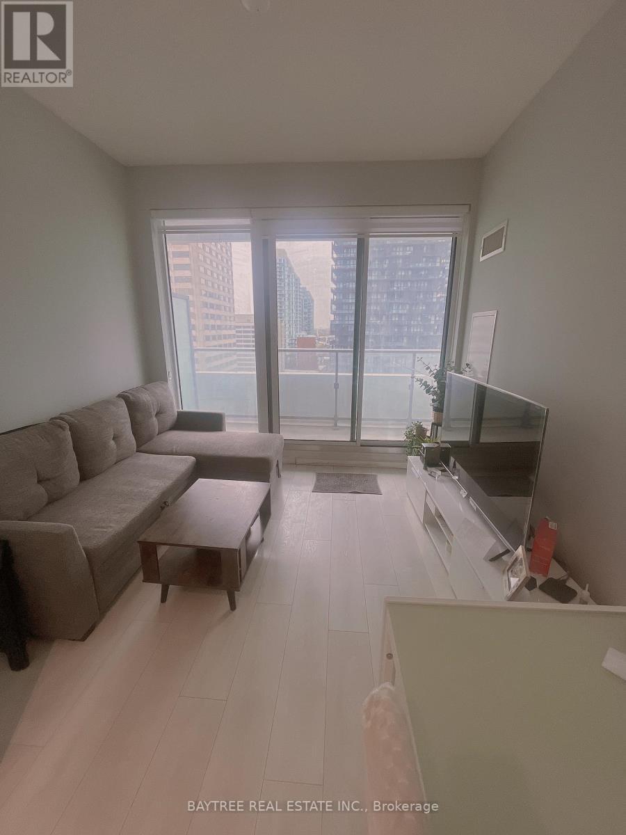 1610 - 2221 Yonge Street, Toronto, ON - Indoor Photo Showing Living Room