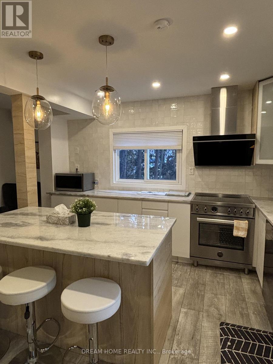 Upper - 160 Olde Bayview Avenue, Richmond Hill, ON - Indoor