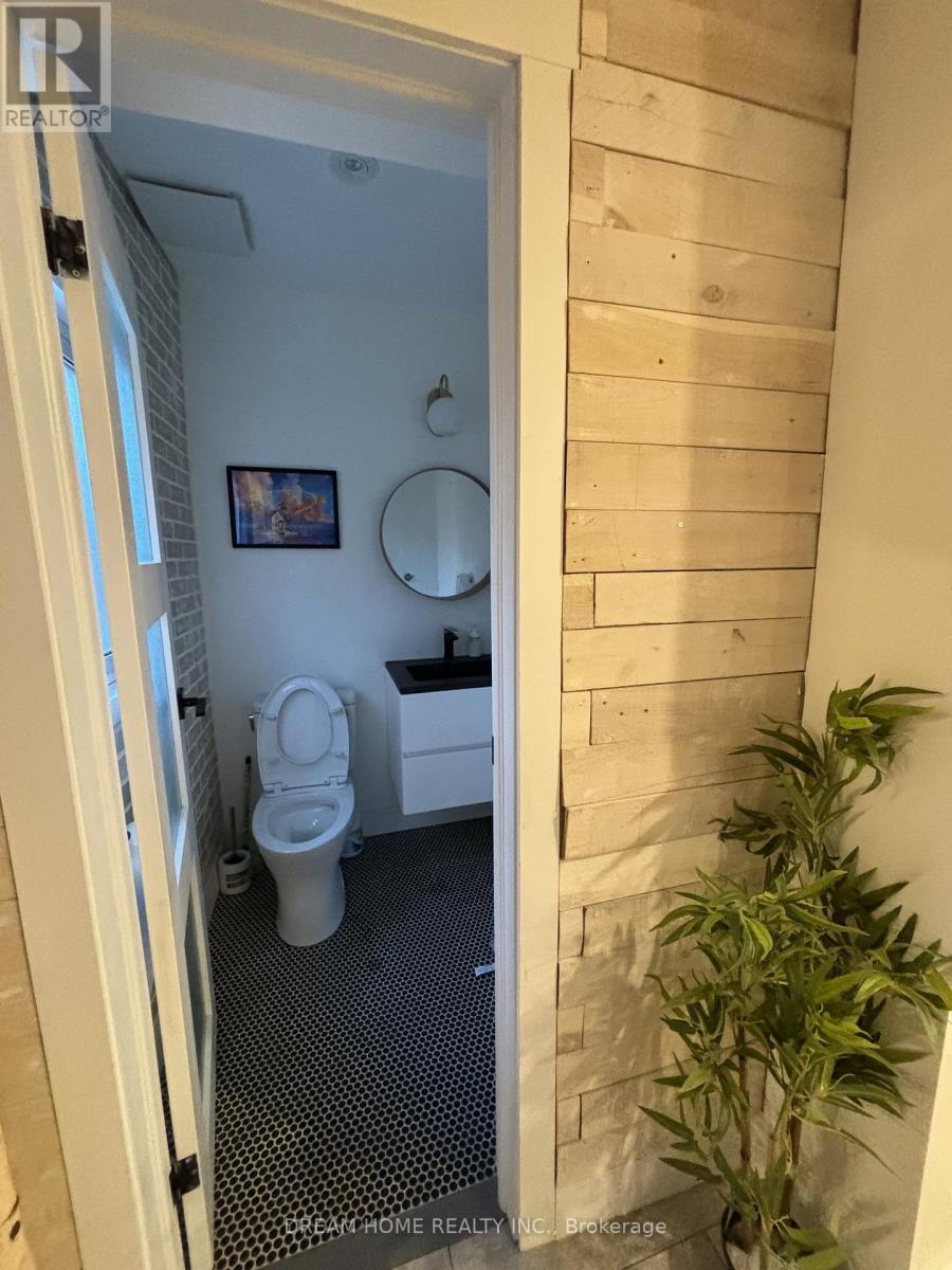 Upper - 160 Olde Bayview Avenue, Richmond Hill, ON - Indoor Photo Showing Other Room