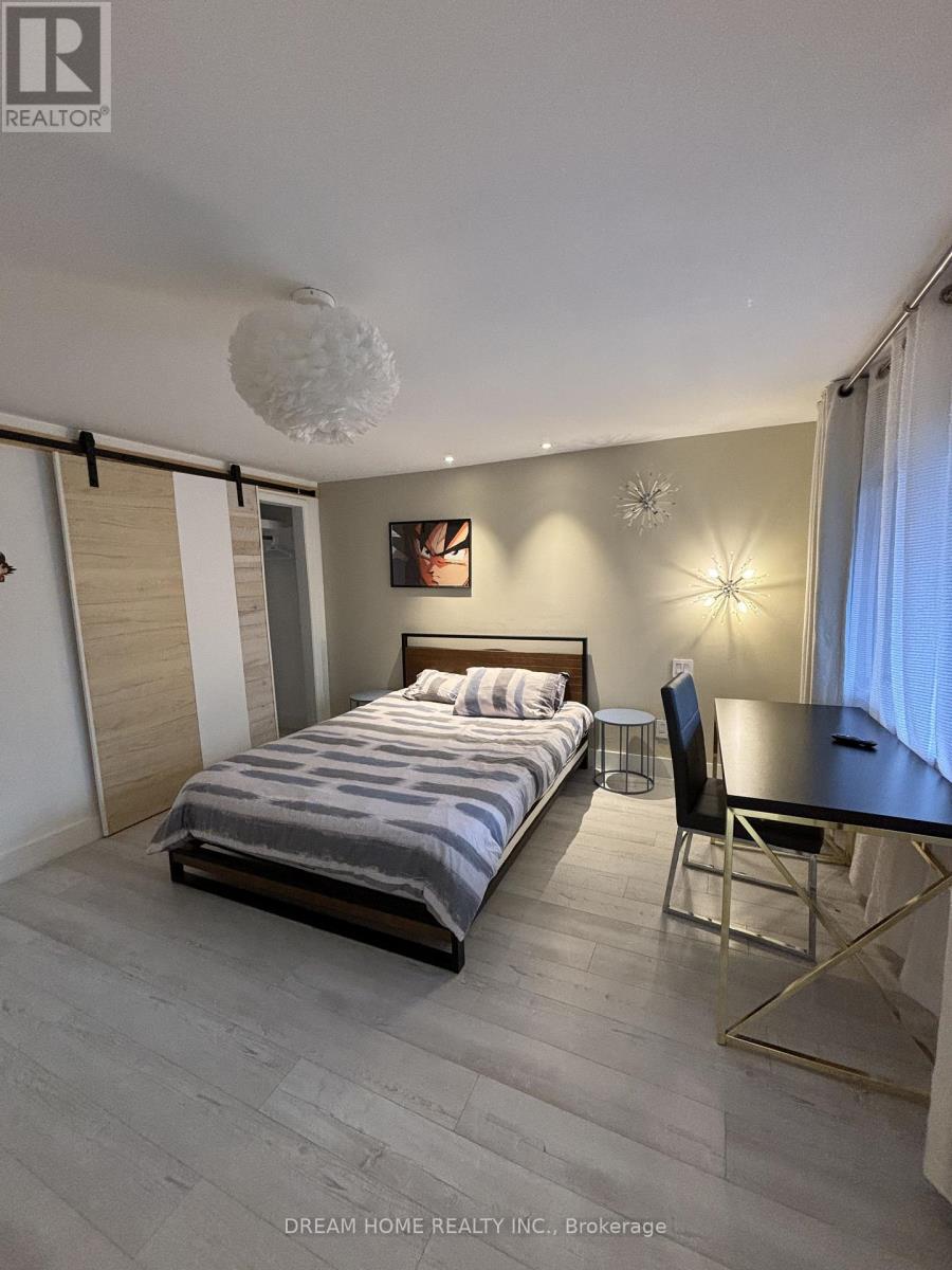 Upper - 160 Olde Bayview Avenue, Richmond Hill, ON - Indoor Photo Showing Bedroom