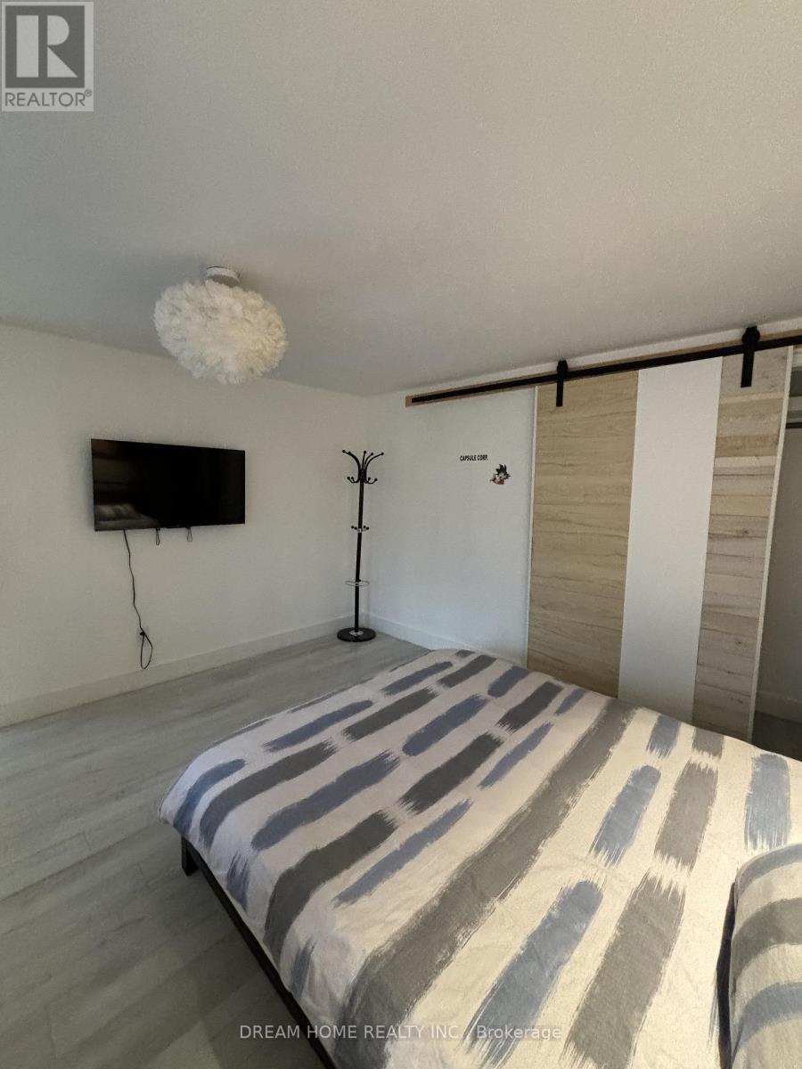 Upper - 160 Olde Bayview Avenue, Richmond Hill, ON - Indoor Photo Showing Bedroom