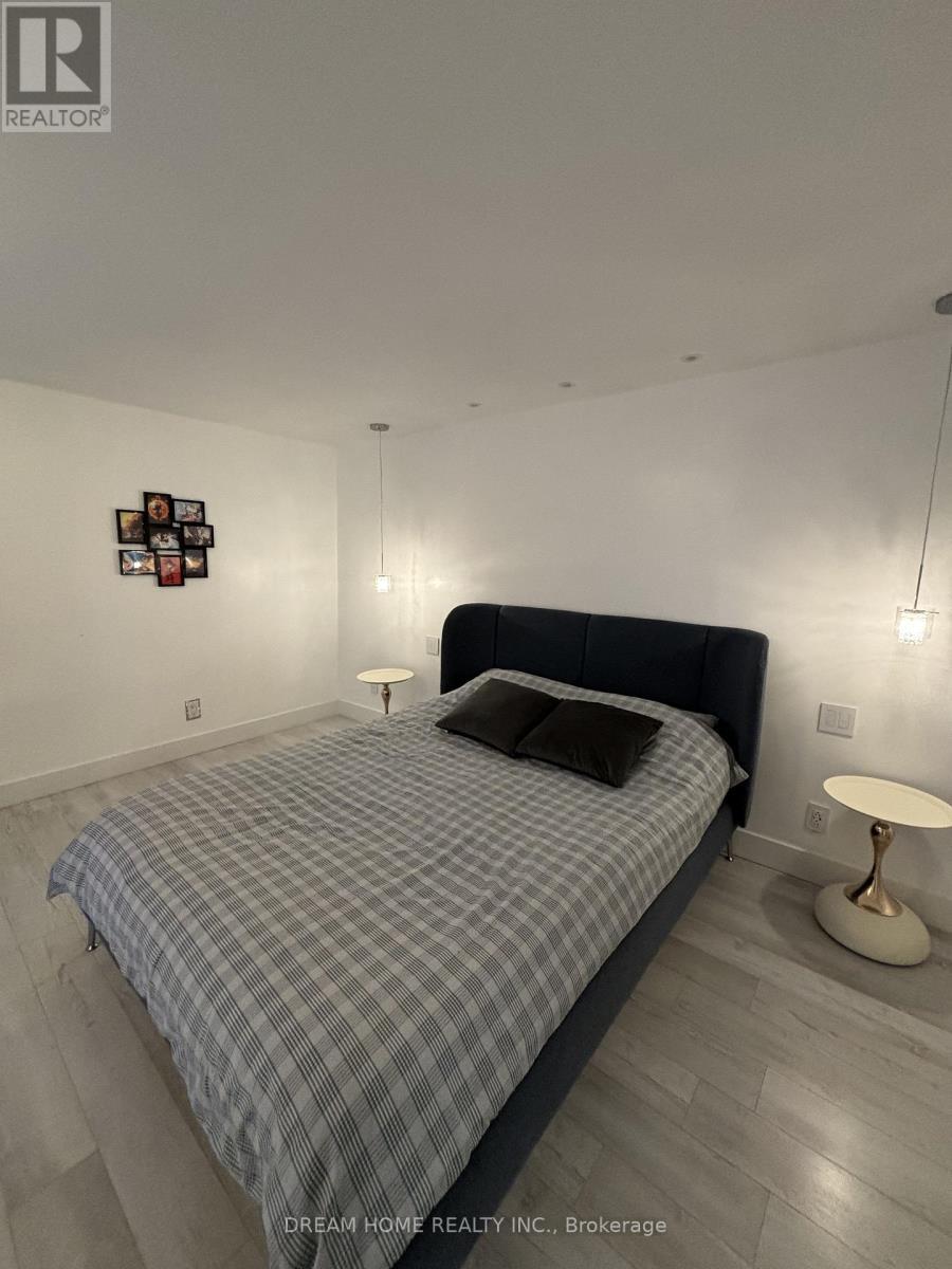 Upper - 160 Olde Bayview Avenue, Richmond Hill, ON - Indoor Photo Showing Bedroom