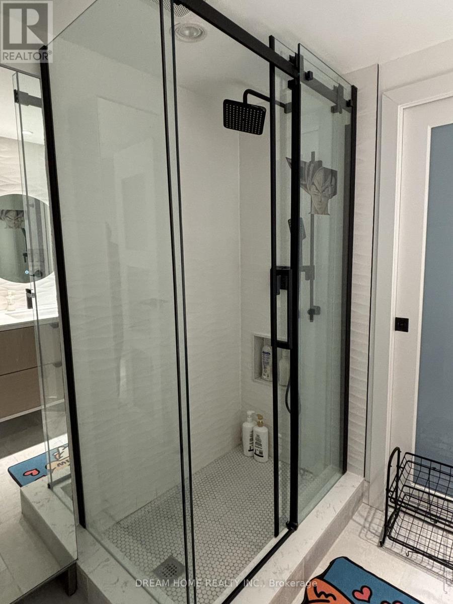 Upper - 160 Olde Bayview Avenue, Richmond Hill, ON - Indoor Photo Showing Bathroom