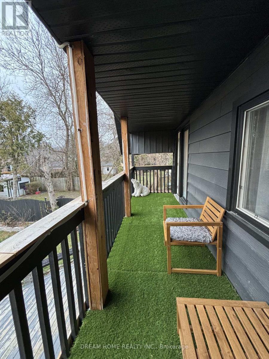 Upper - 160 Olde Bayview Avenue, Richmond Hill, ON - Outdoor With Exterior