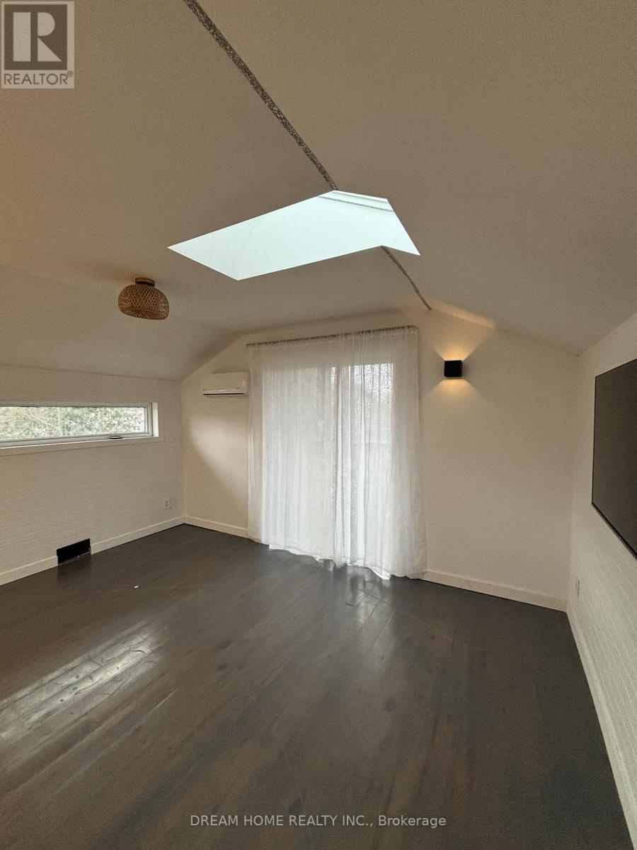 Upper - 160 Olde Bayview Avenue, Richmond Hill, ON - Indoor Photo Showing Other Room