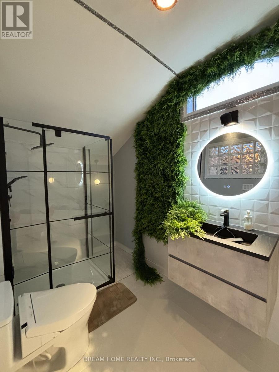 Upper - 160 Olde Bayview Avenue, Richmond Hill, ON - Indoor