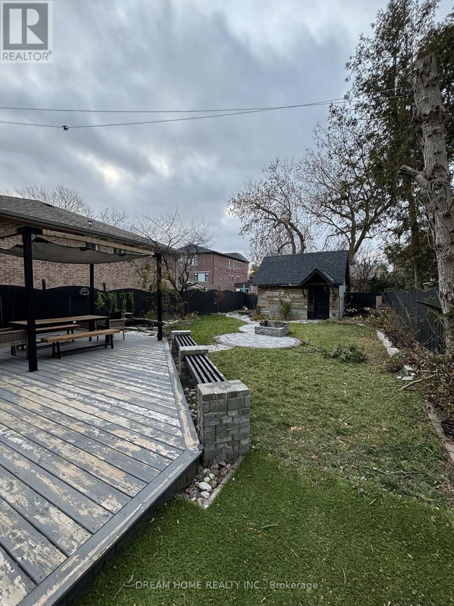 Upper - 160 Olde Bayview Avenue, Richmond Hill, ON - Outdoor