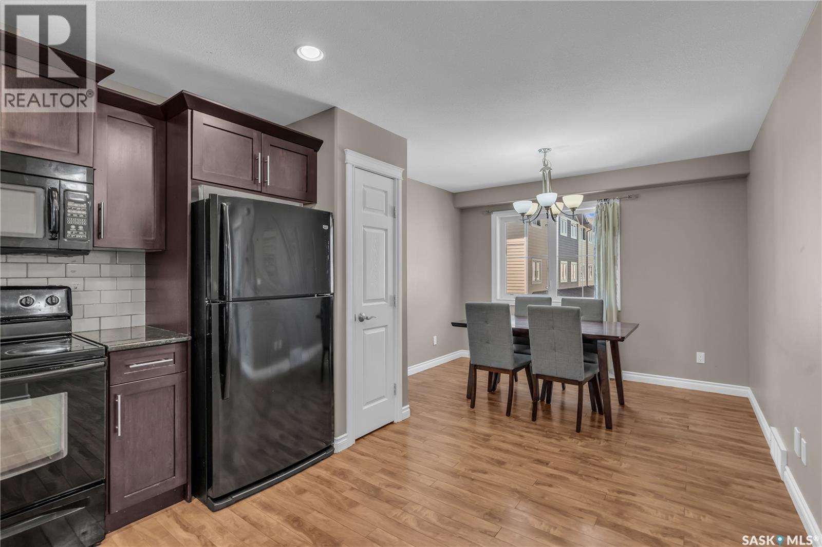 103 212 Willis Crescent, Saskatoon, SK - Indoor