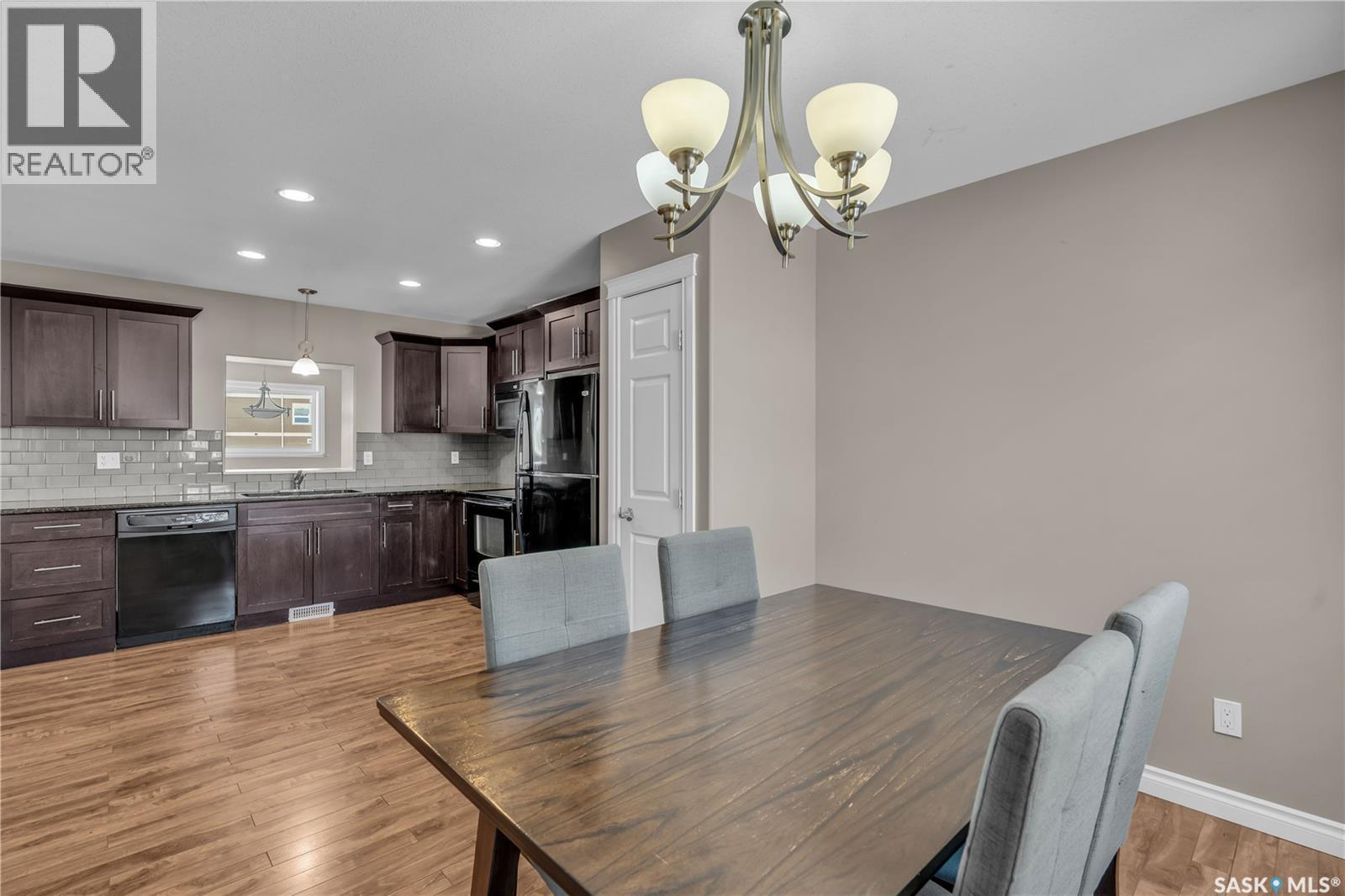 103 212 Willis Crescent, Saskatoon, SK - Indoor