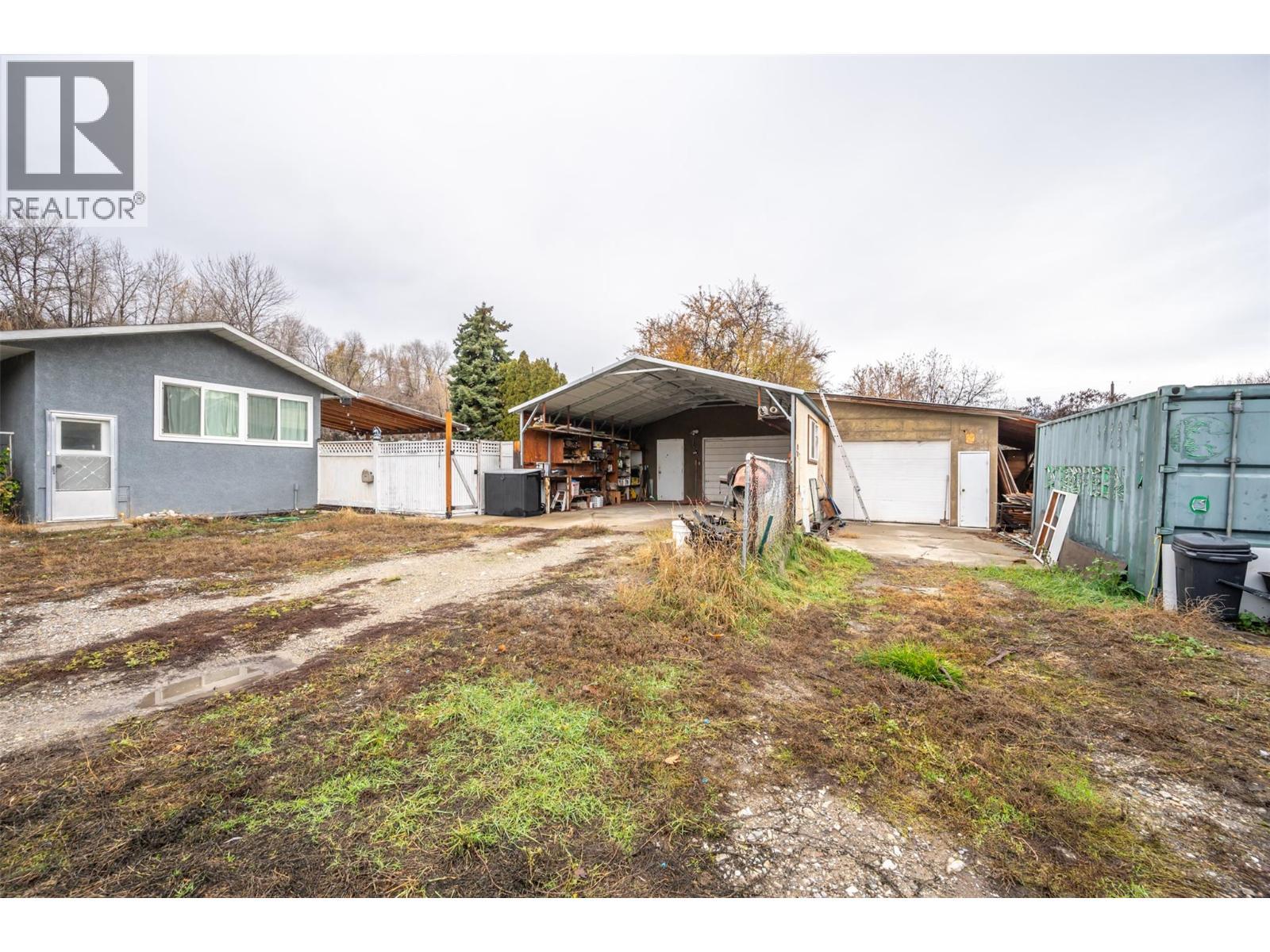 backyard - 225 Circle Drive, Oliver, BC - Outdoor