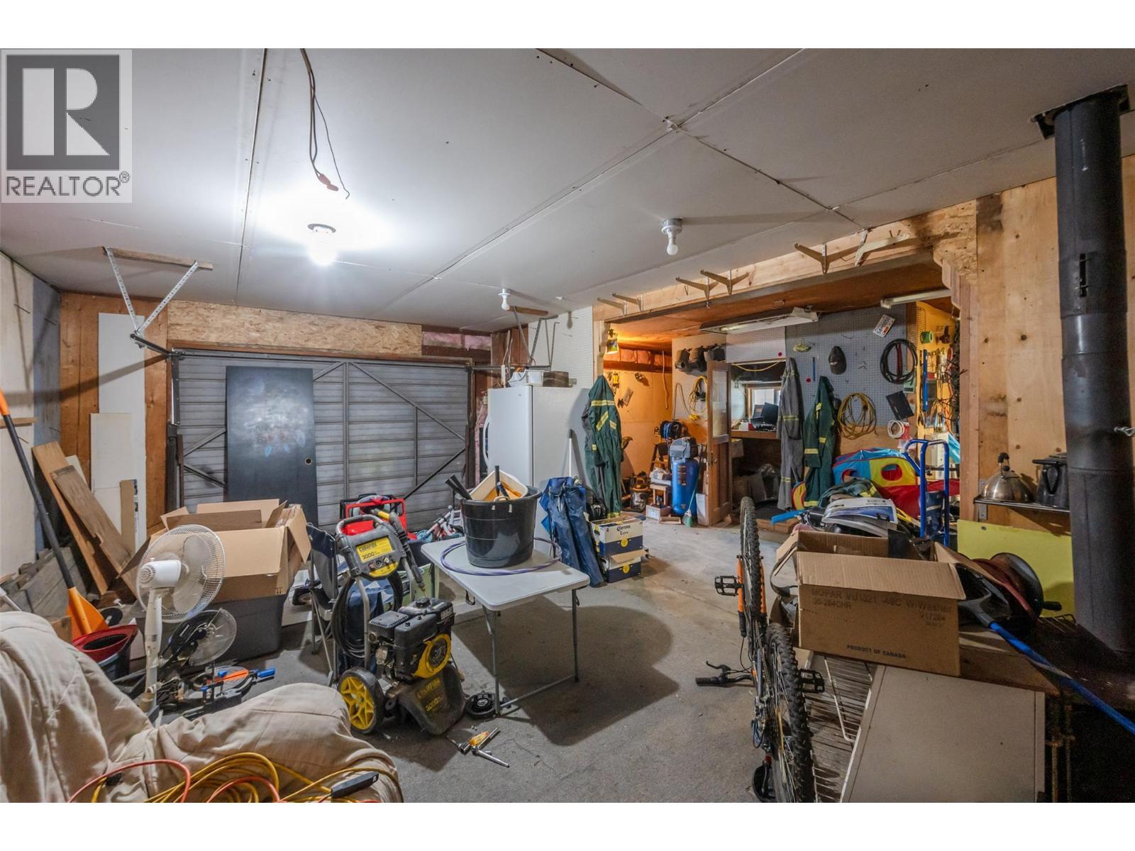 workshop - 225 Circle Drive, Oliver, BC - Indoor