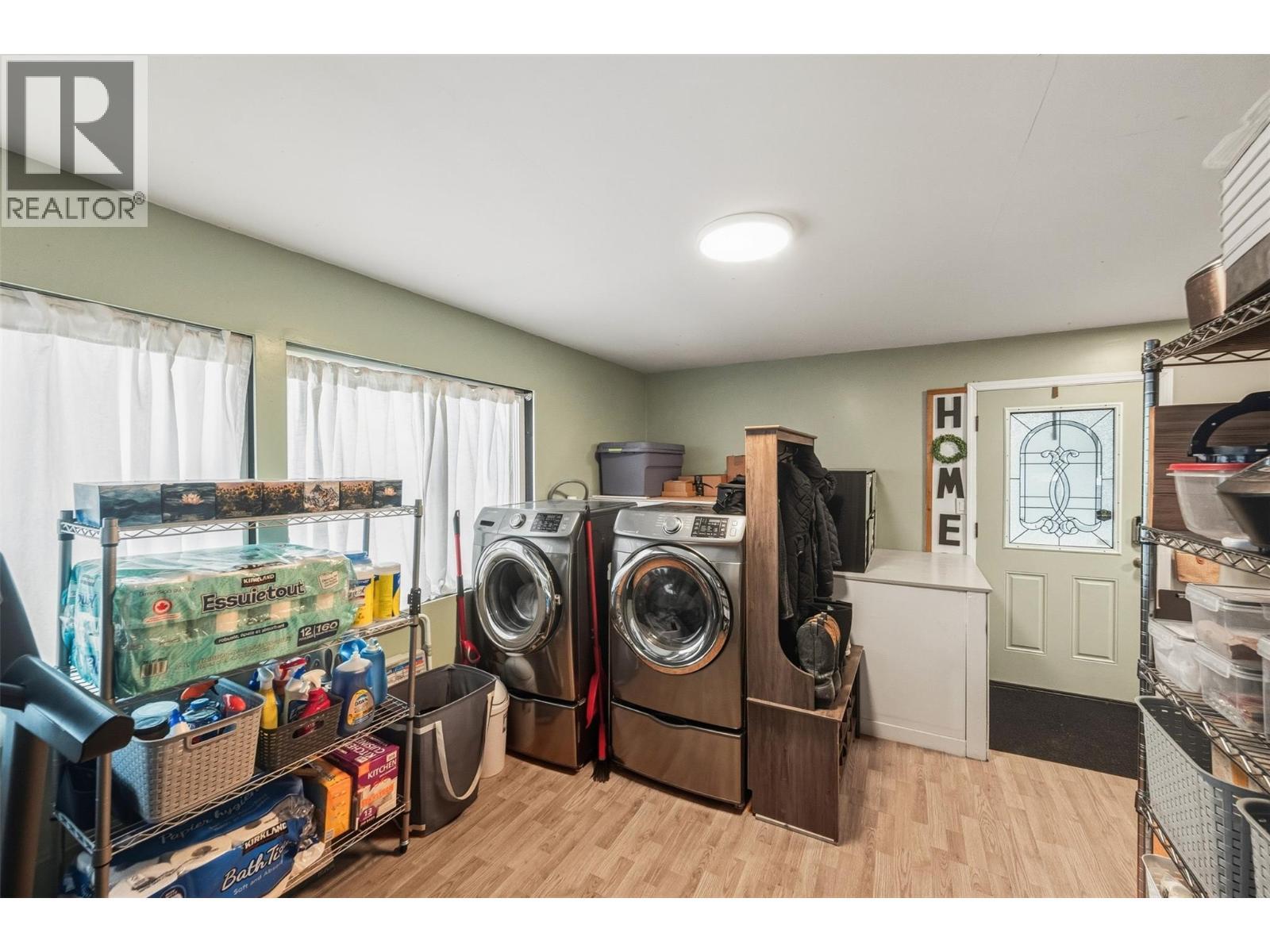 Laundry - 225 Circle Drive, Oliver, BC - Indoor Photo Showing Laundry Room
