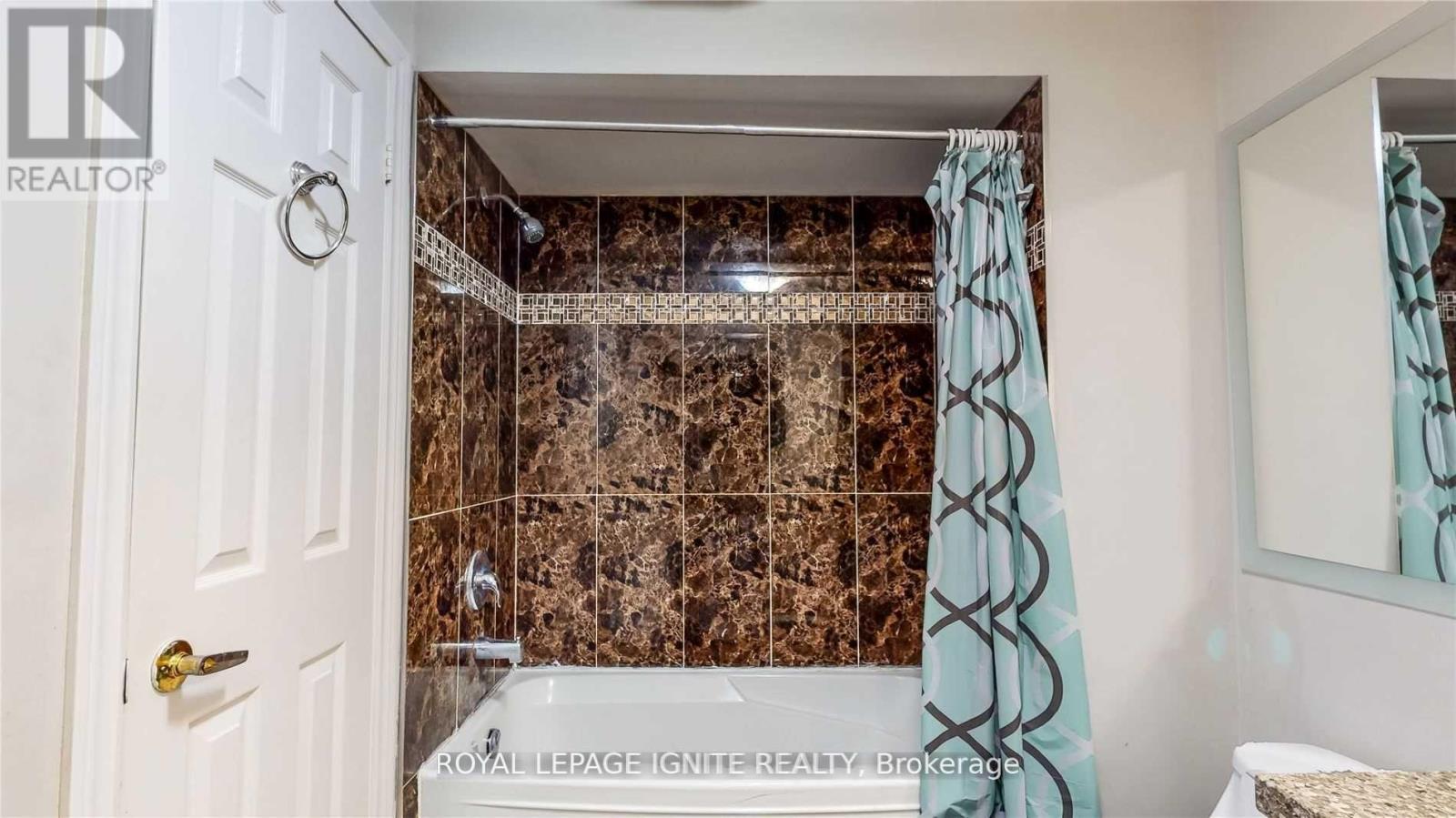 11 James Edward Drive, Markham, ON - Indoor Photo Showing Bathroom