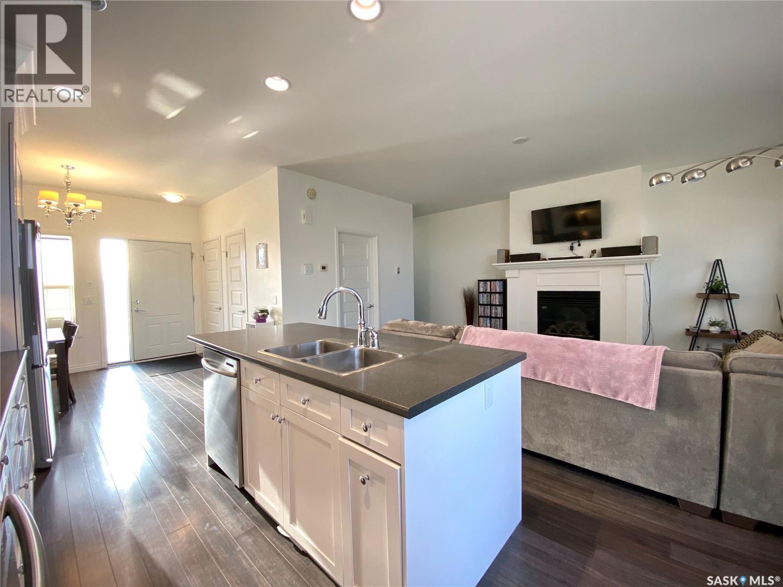 A & B 422 St Mary Street, Esterhazy, SK - Indoor With Fireplace