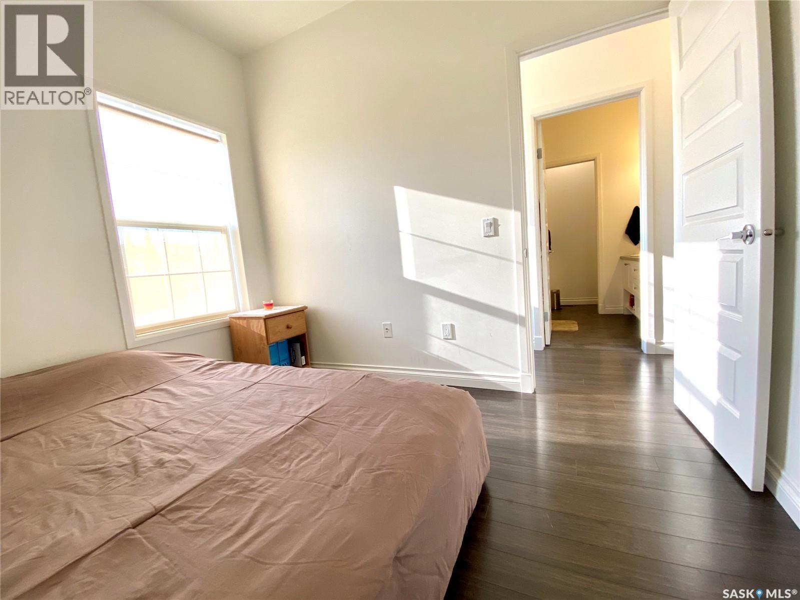 A & B 422 St Mary Street, Esterhazy, SK - Indoor Photo Showing Bedroom