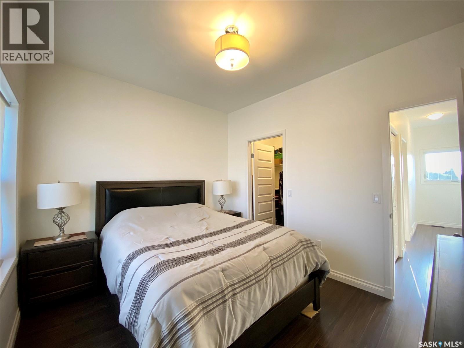 A & B 422 St Mary Street, Esterhazy, SK - Indoor Photo Showing Bedroom