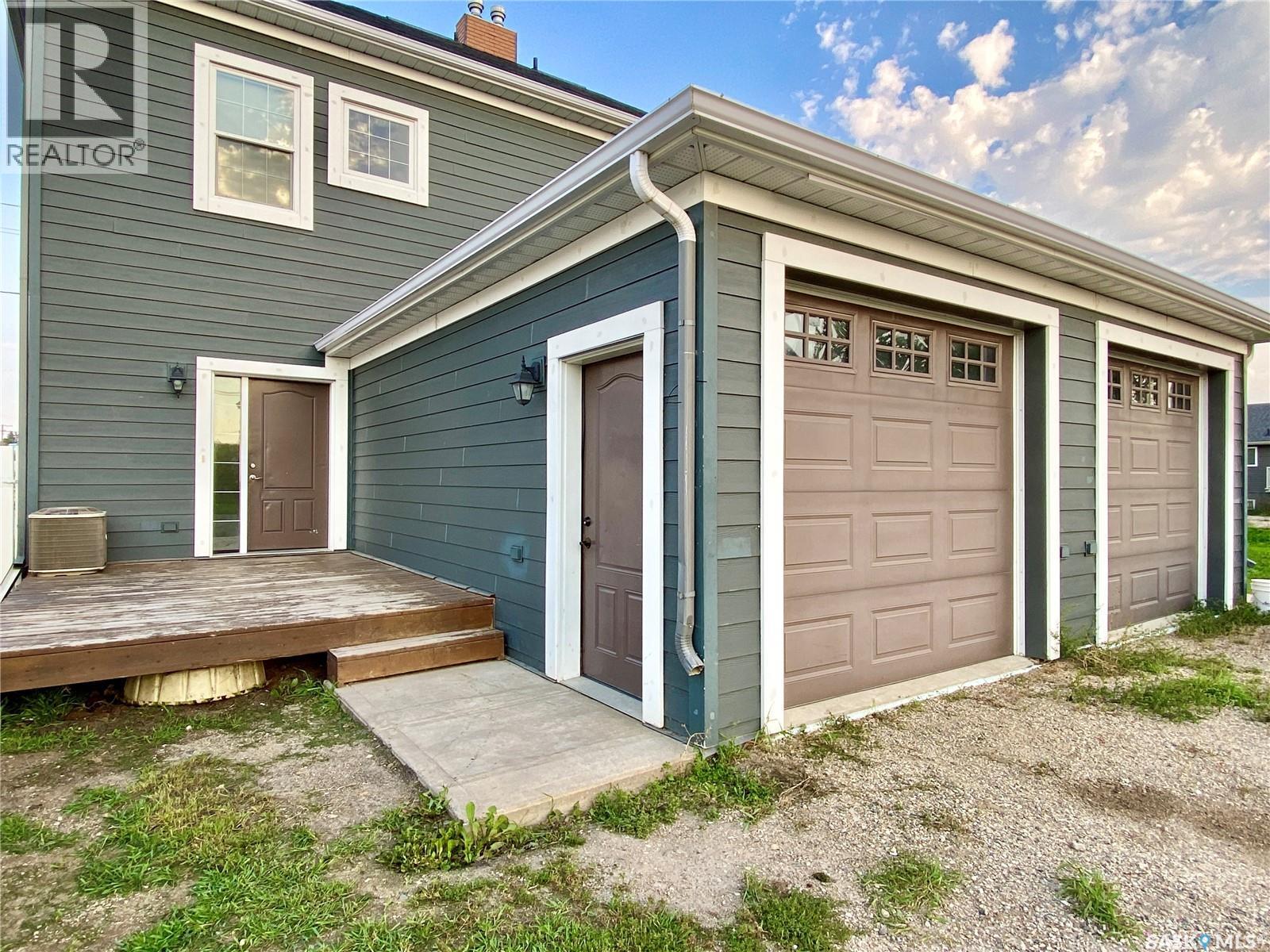 A & B 422 St Mary Street, Esterhazy, SK - Outdoor With Exterior