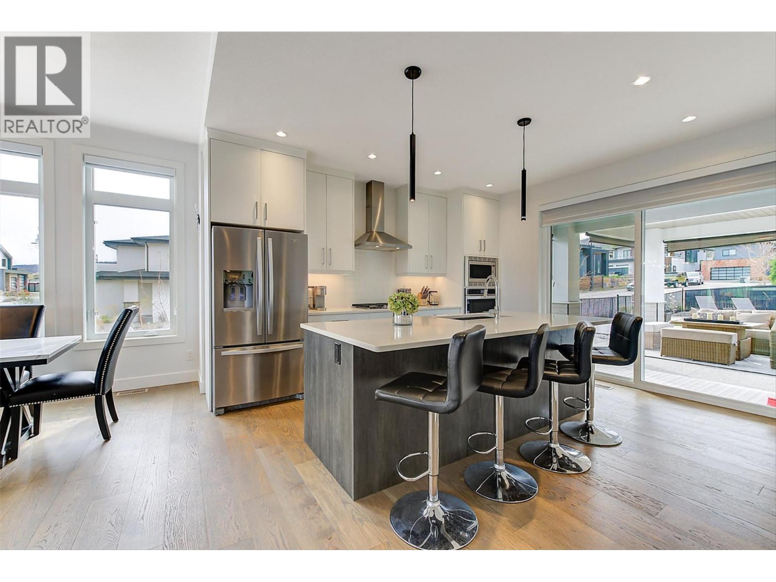 1235 Ponds Avenue, Kelowna, BC - Indoor