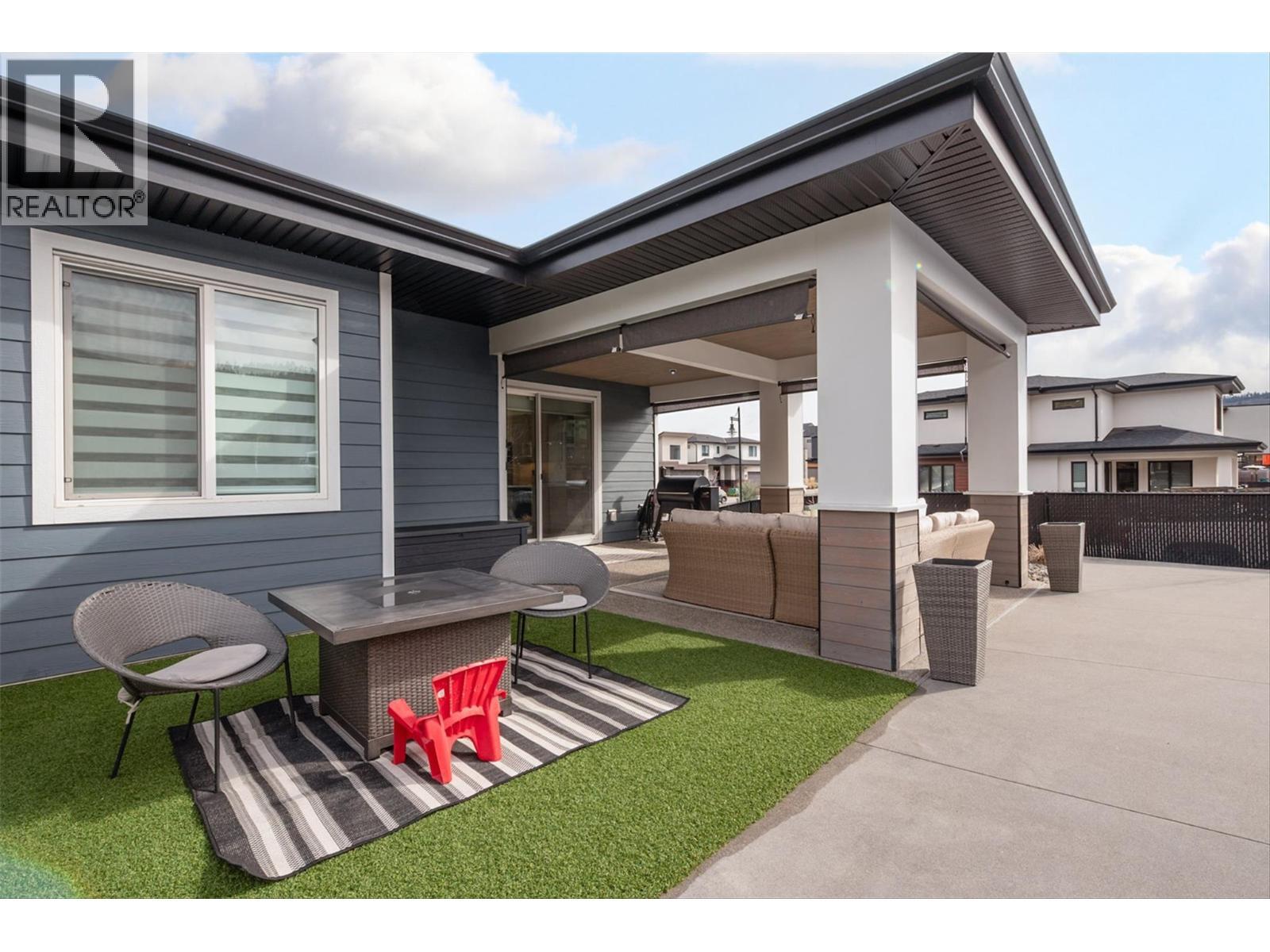 1235 Ponds Avenue, Kelowna, BC - Outdoor With Deck Patio Veranda