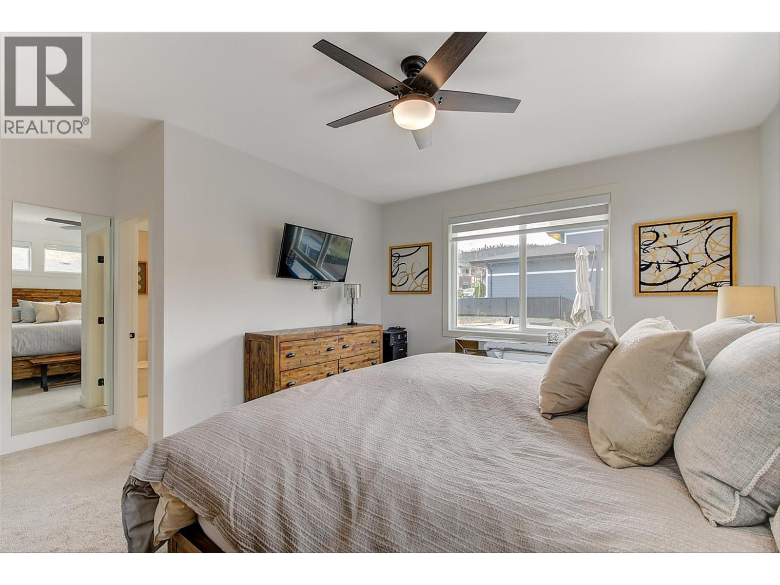 1235 Ponds Avenue, Kelowna, BC - Indoor Photo Showing Bedroom