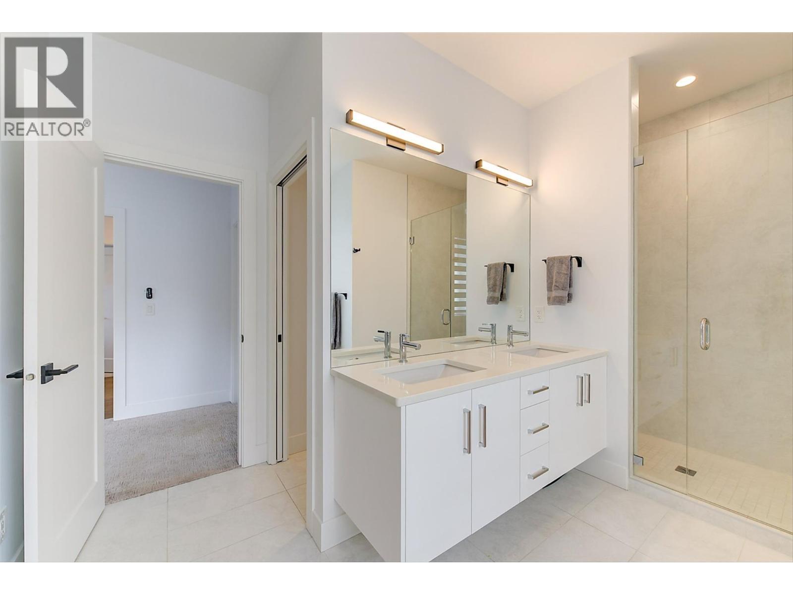 Ensuite Bath with Separate Throne Room - 1235 Ponds Avenue, Kelowna, BC - Indoor Photo Showing Bathroom
