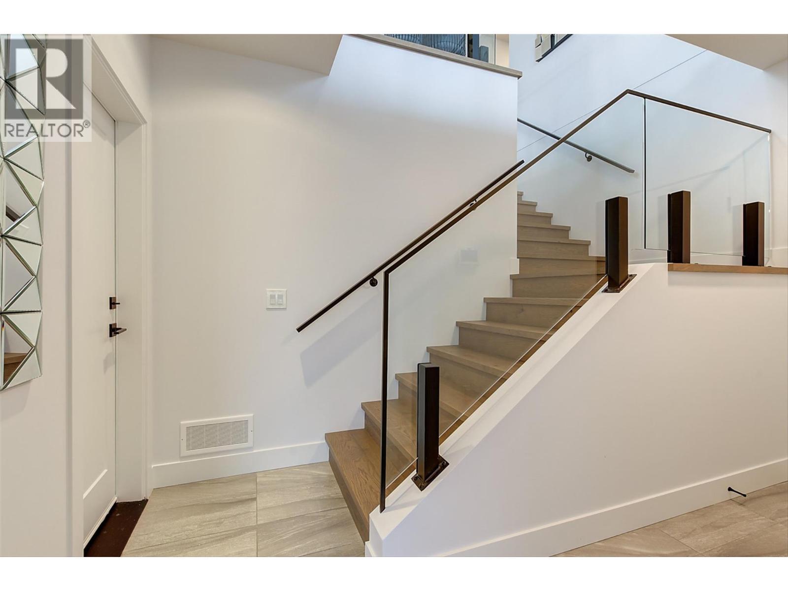 1235 Ponds Avenue, Kelowna, BC - Indoor Photo Showing Other Room