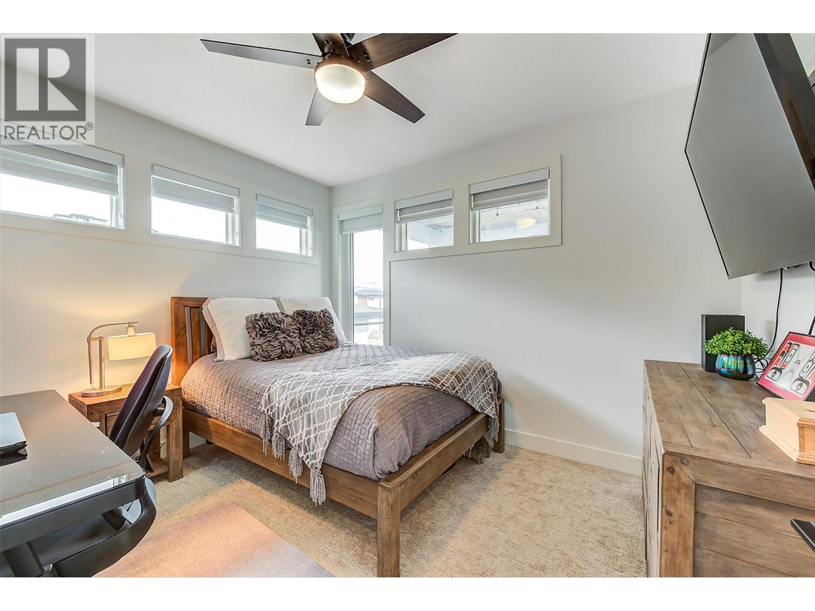 1235 Ponds Avenue, Kelowna, BC - Indoor Photo Showing Bedroom