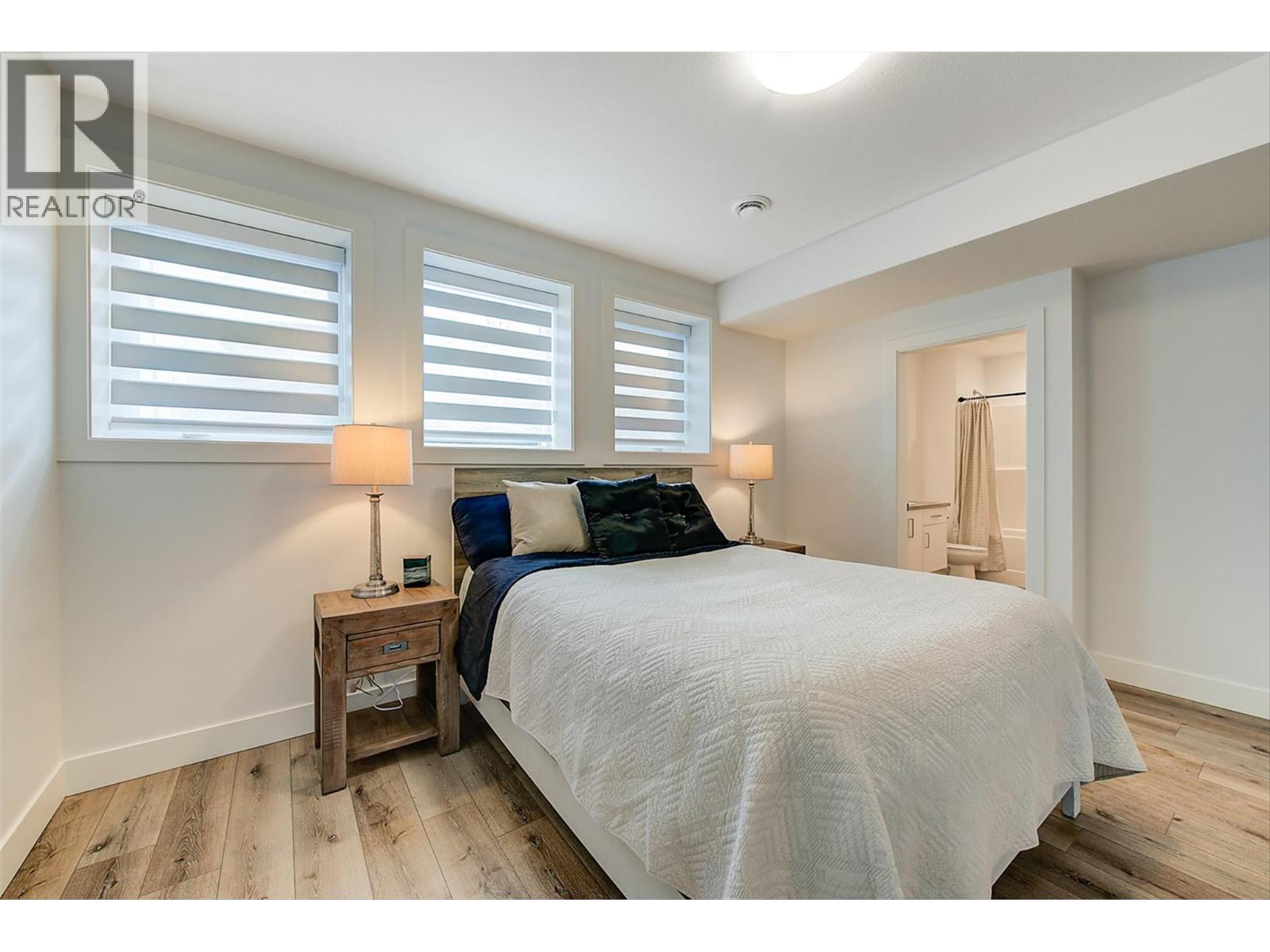 1235 Ponds Avenue, Kelowna, BC - Indoor Photo Showing Bedroom