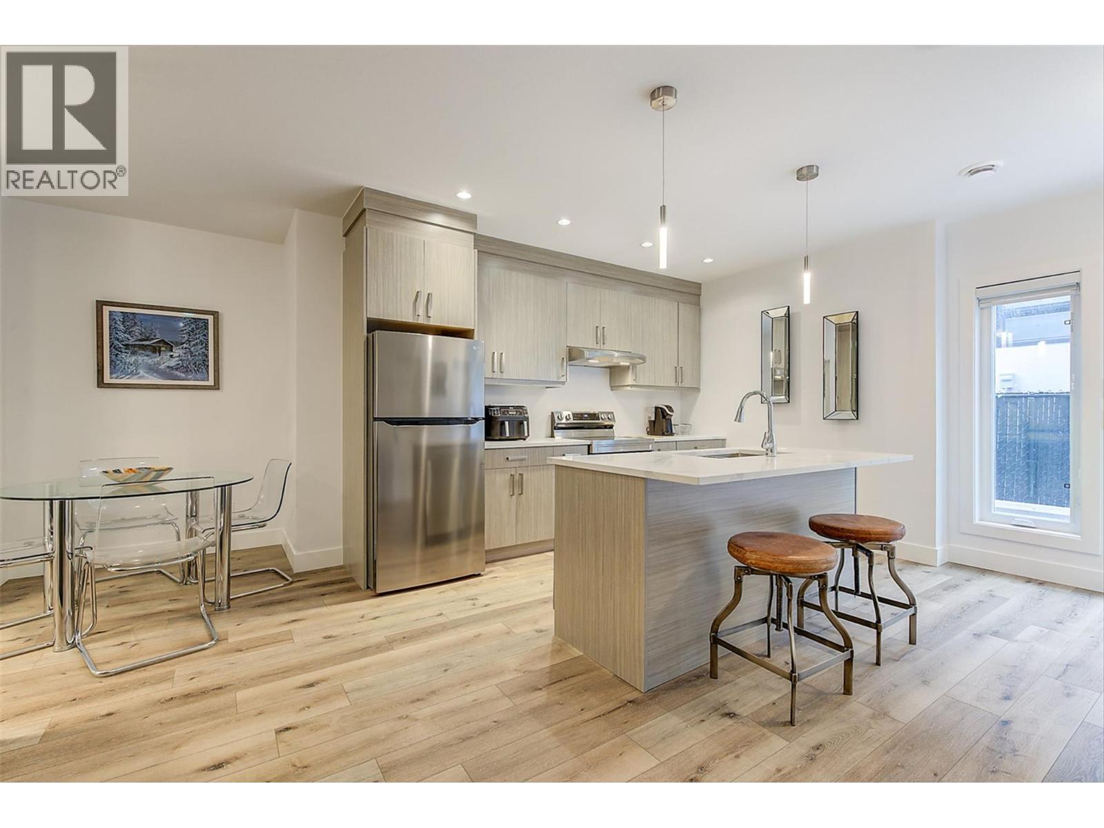 1235 Ponds Avenue, Kelowna, BC - Indoor Photo Showing Other Room