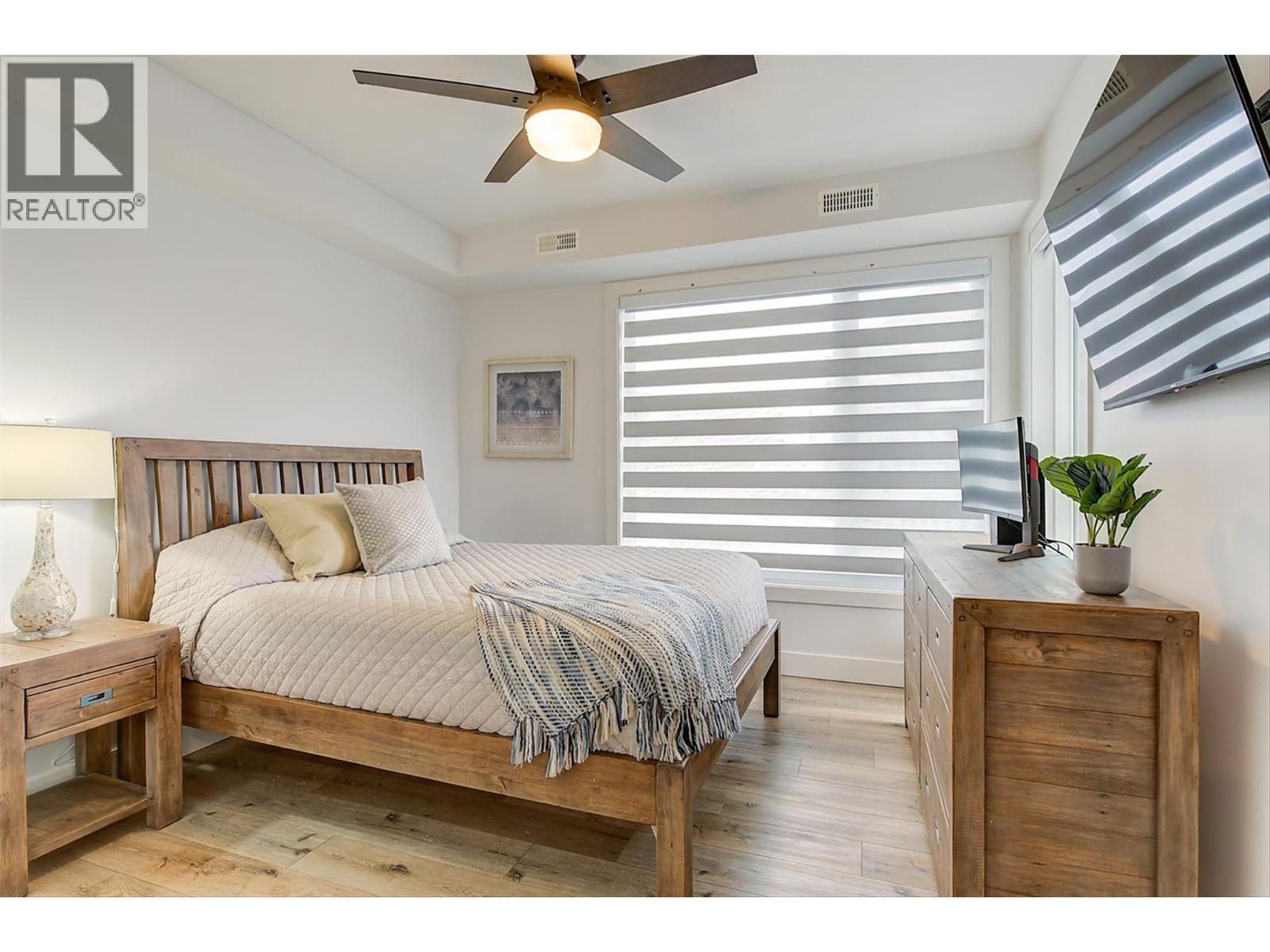 1235 Ponds Avenue, Kelowna, BC - Indoor Photo Showing Bedroom