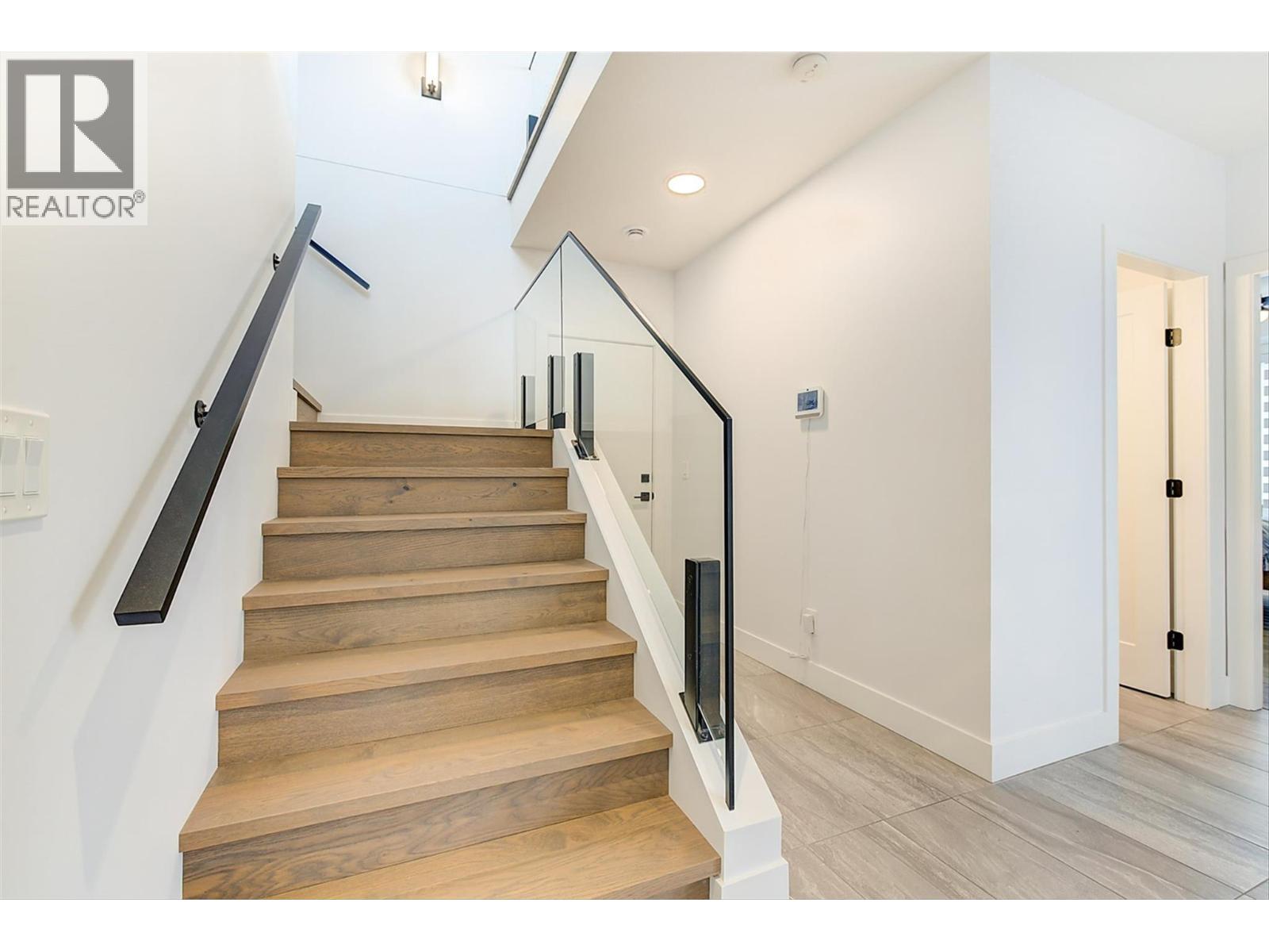 1235 Ponds Avenue, Kelowna, BC - Indoor Photo Showing Other Room