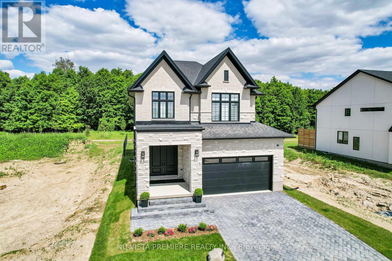 3998 Big Leaf Trail, London South (South V), ON - Outdoor