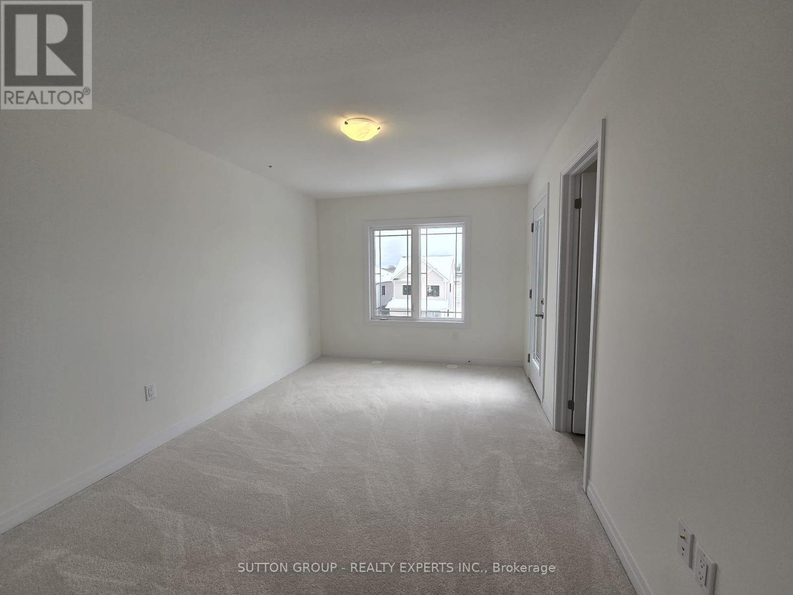 11 Greig Street, Brantford, ON - Indoor Photo Showing Other Room